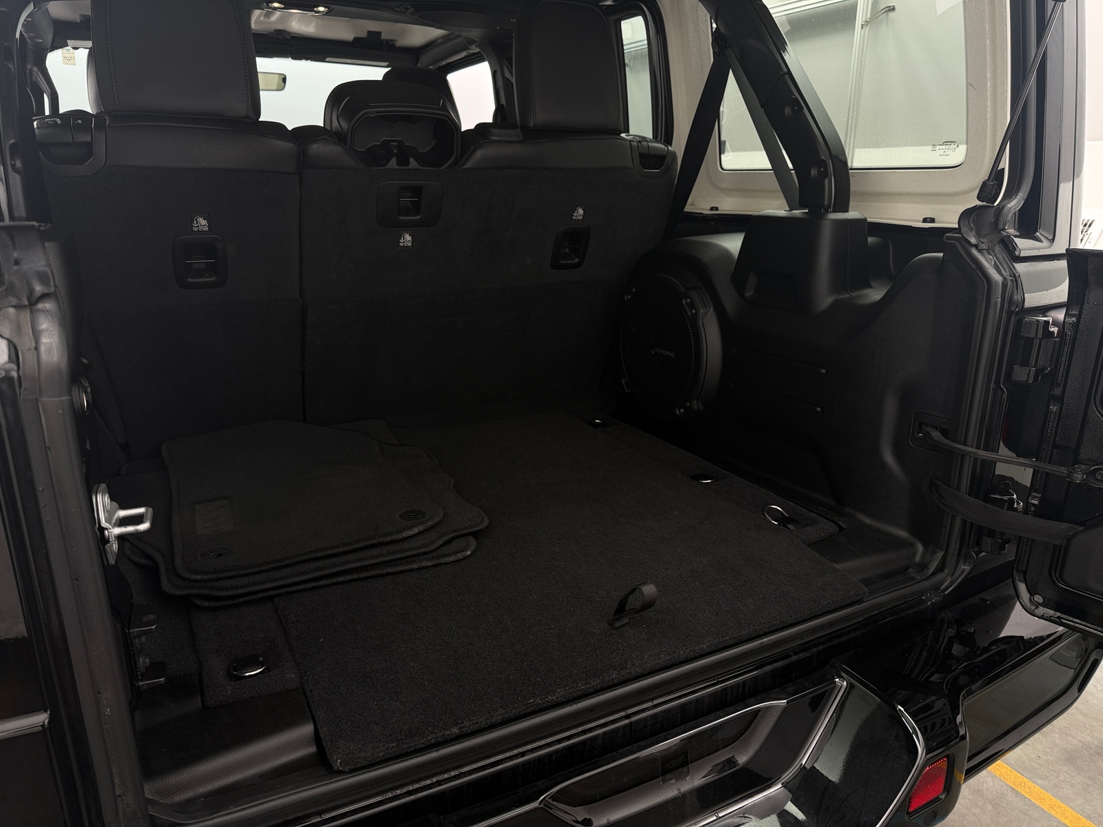 Thumbnail: 2022 Jeep Wrangler - 6