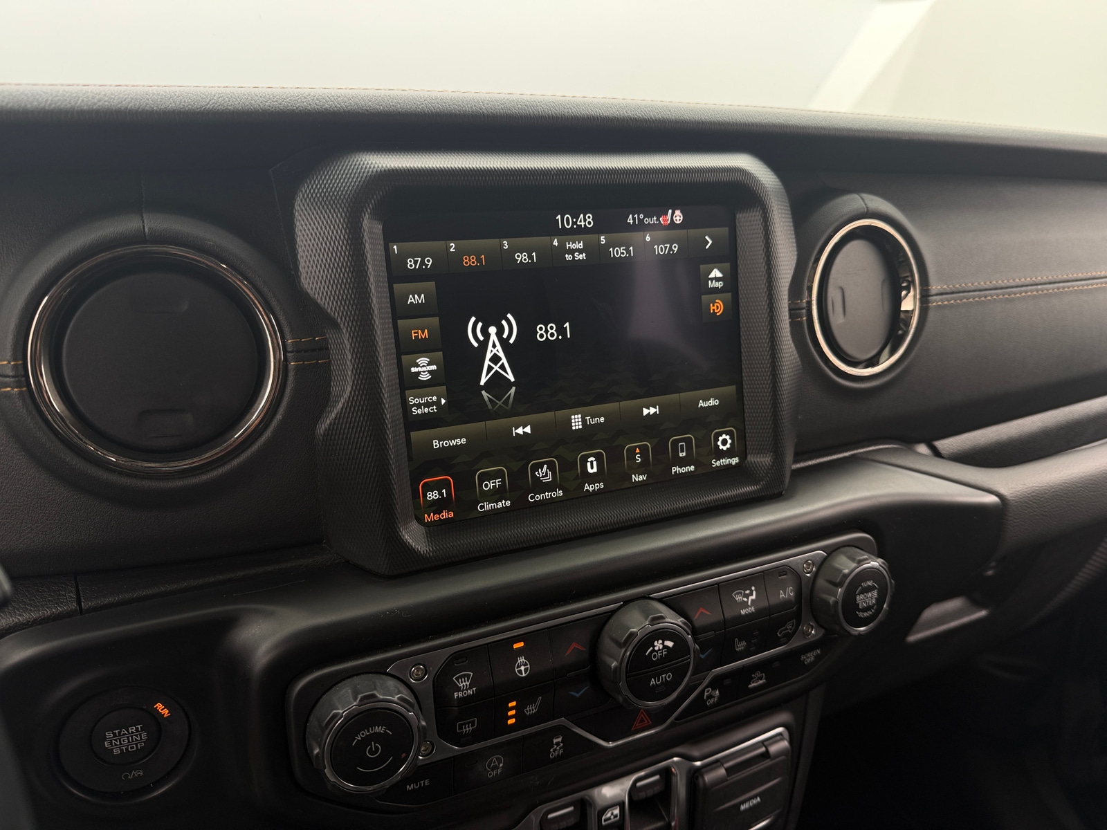 Thumbnail: 2022 Jeep Wrangler - 3