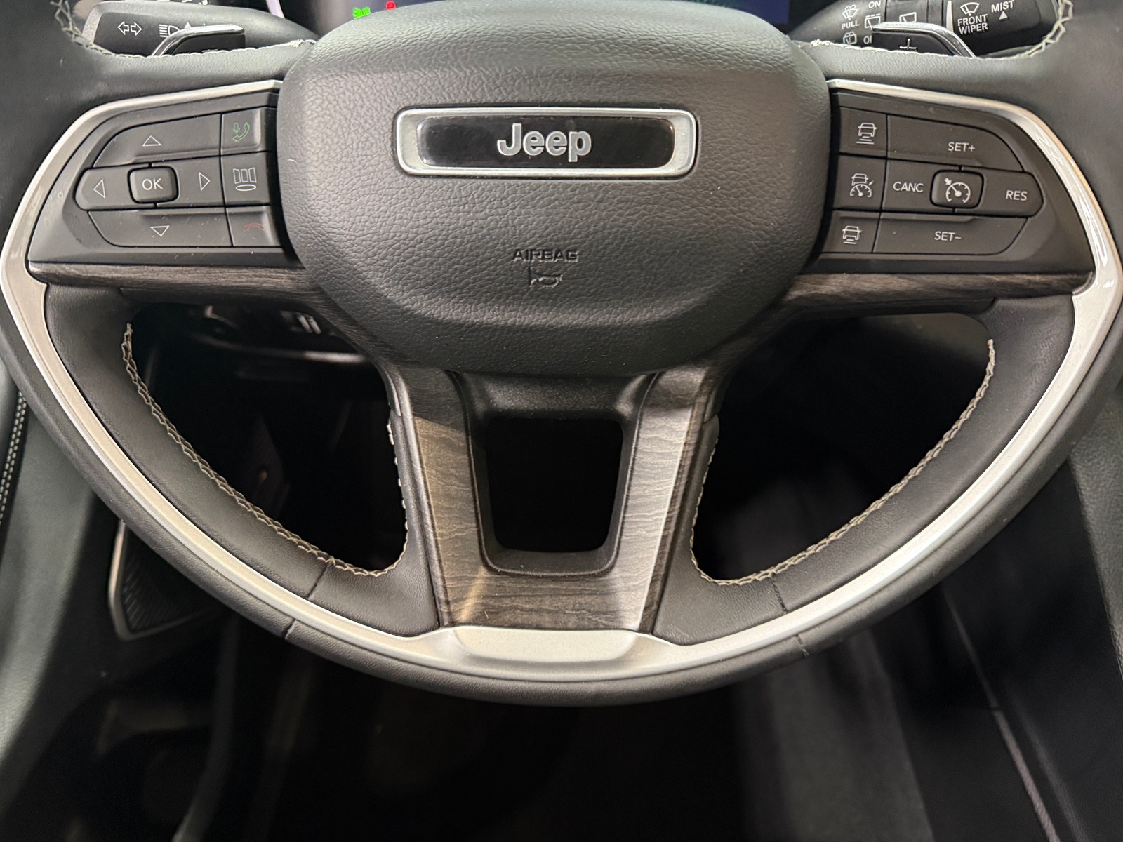 Thumbnail: 2022 Jeep Grand Cherokee - 4