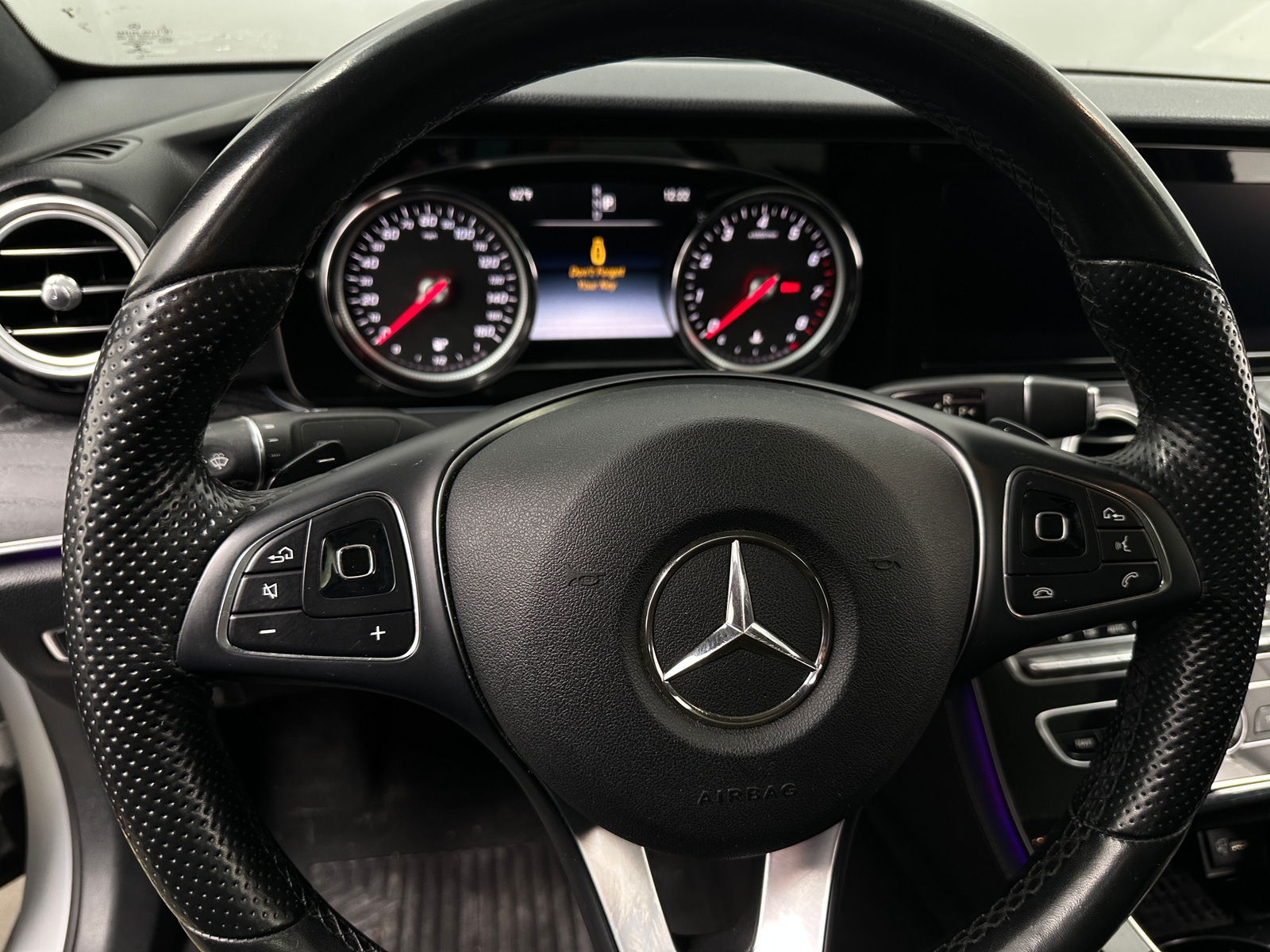 Thumbnail: 2017 Mercedes-Benz E-Class - 4