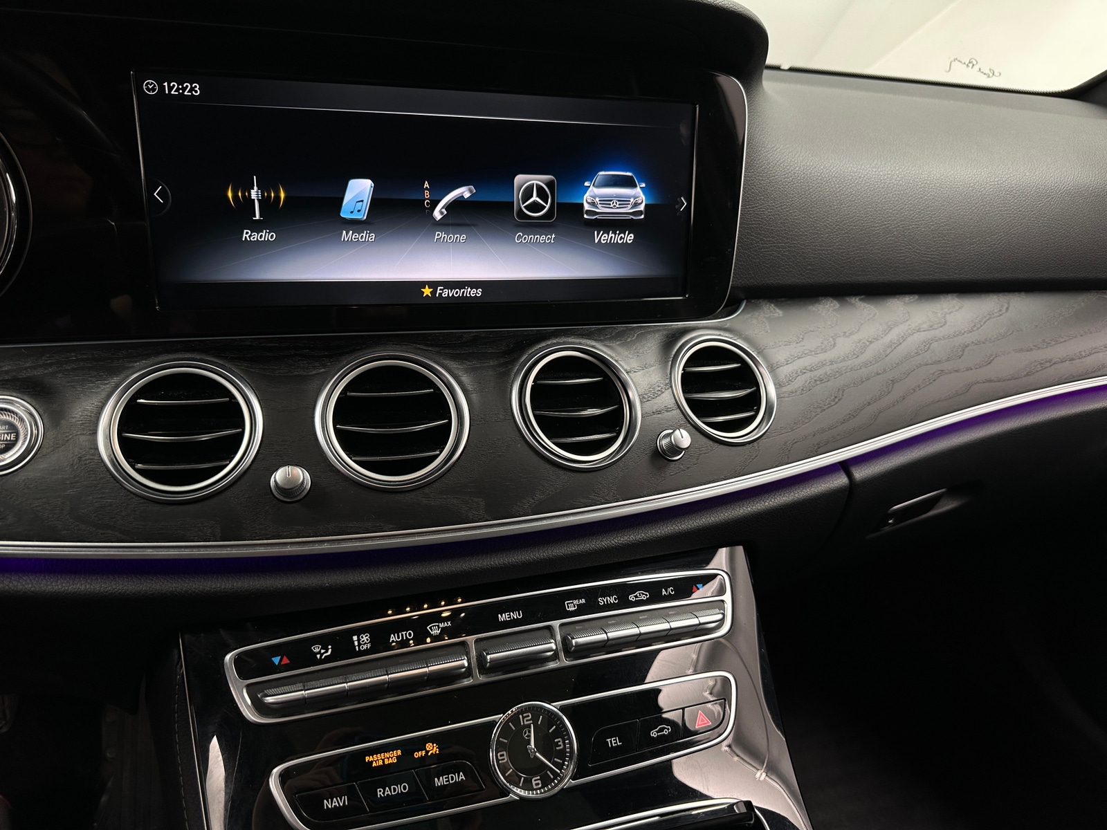 Thumbnail: 2017 Mercedes-Benz E-Class - 3