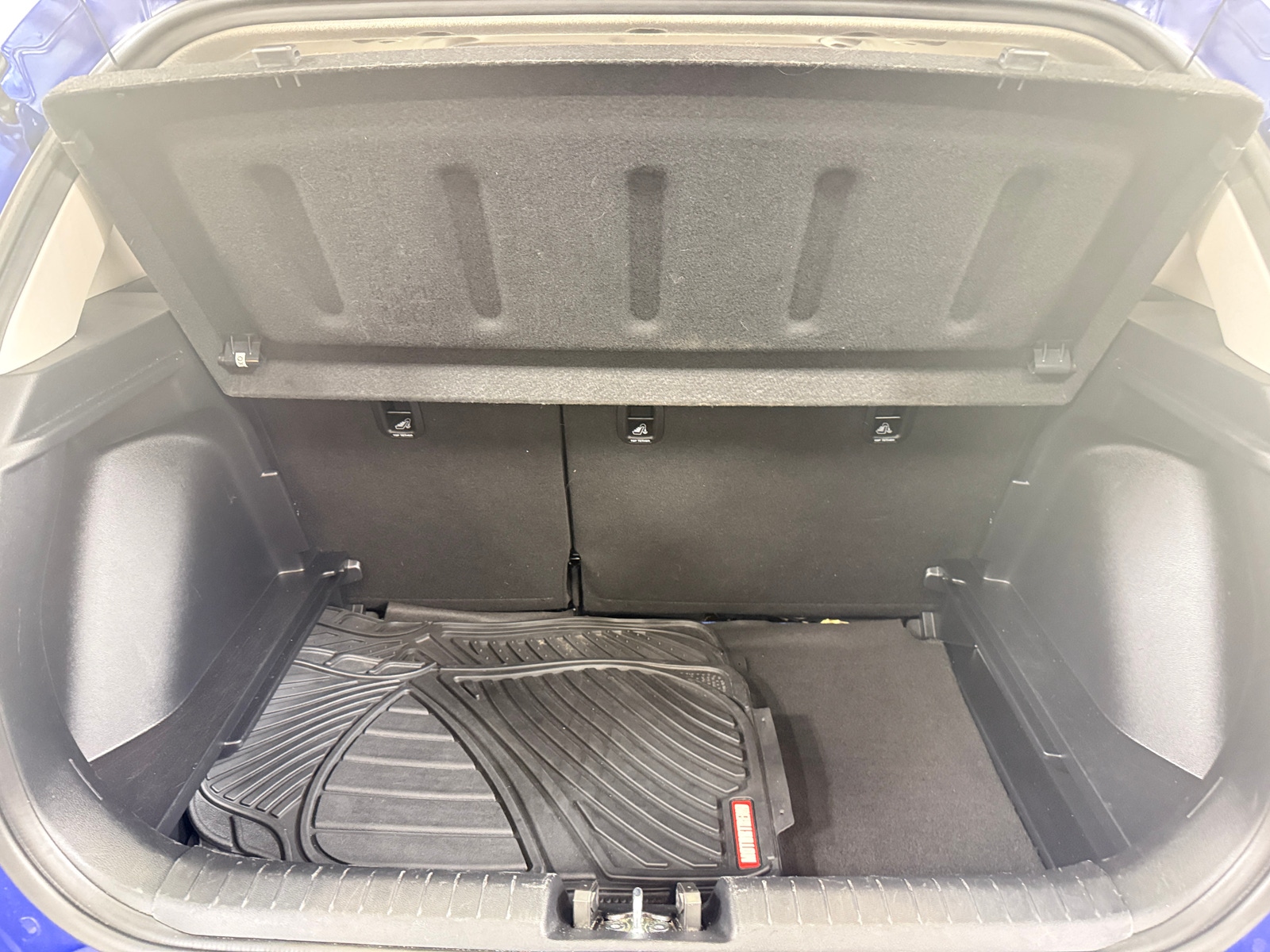 Thumbnail: 2023 Hyundai Venue - 7