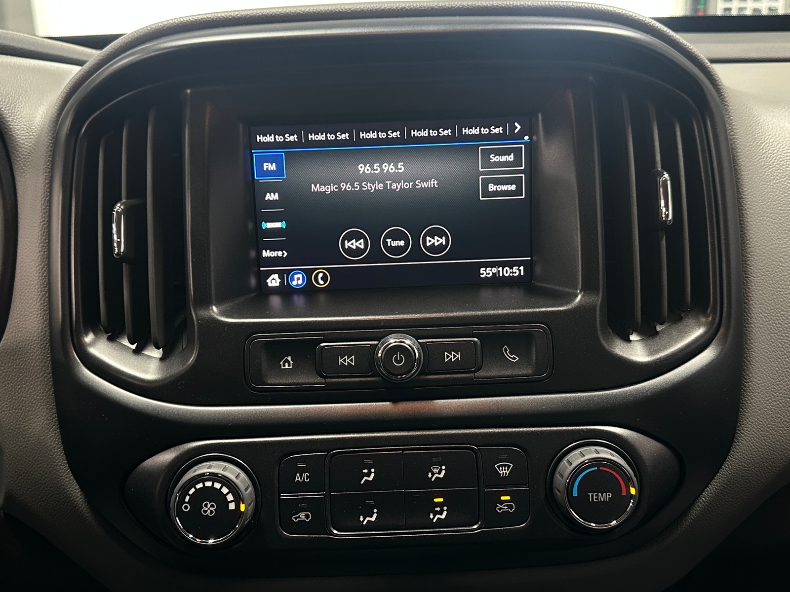 Thumbnail: 2022 Chevrolet Colorado - 4