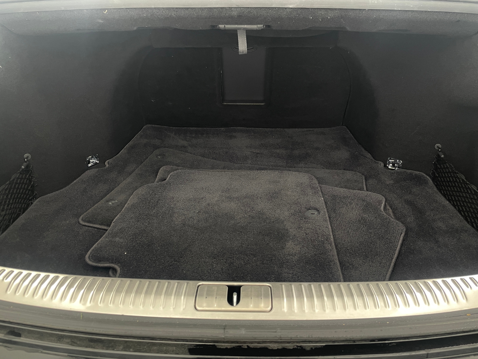 Thumbnail: 2017 Genesis G90 - 6