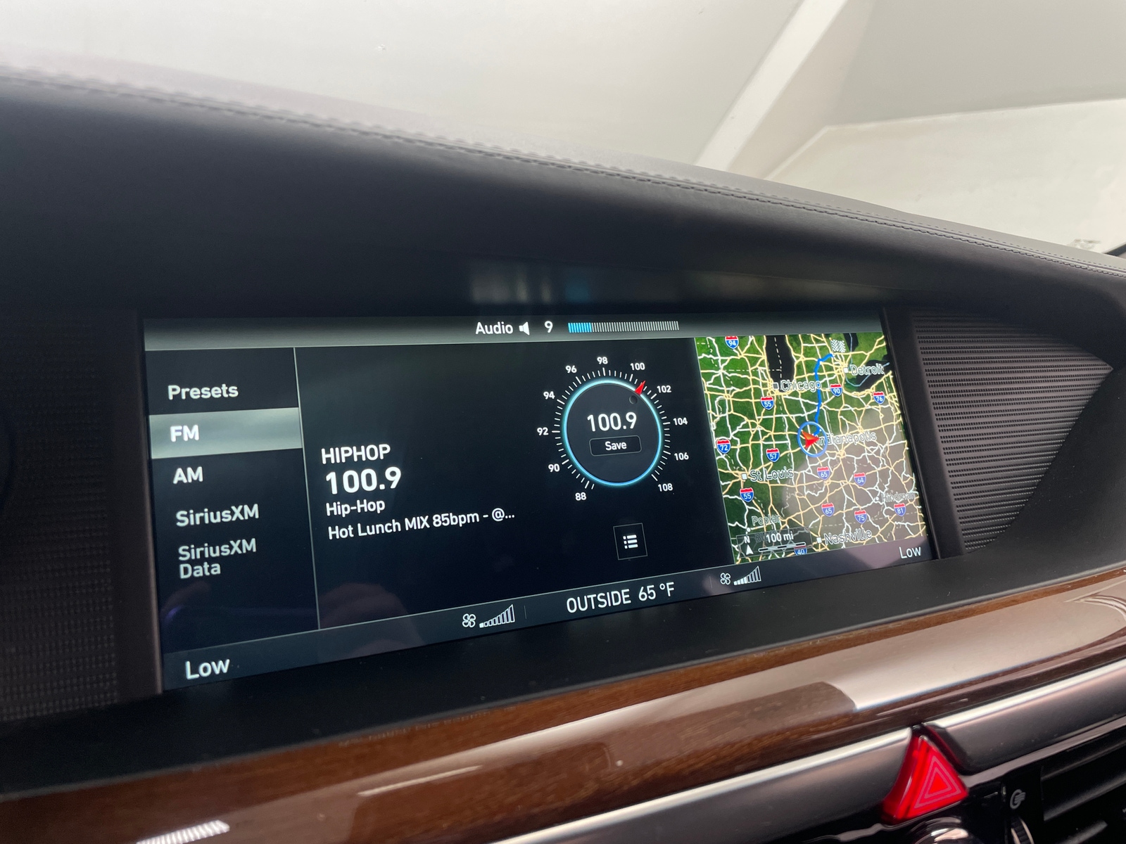 Thumbnail: 2017 Genesis G90 - 3