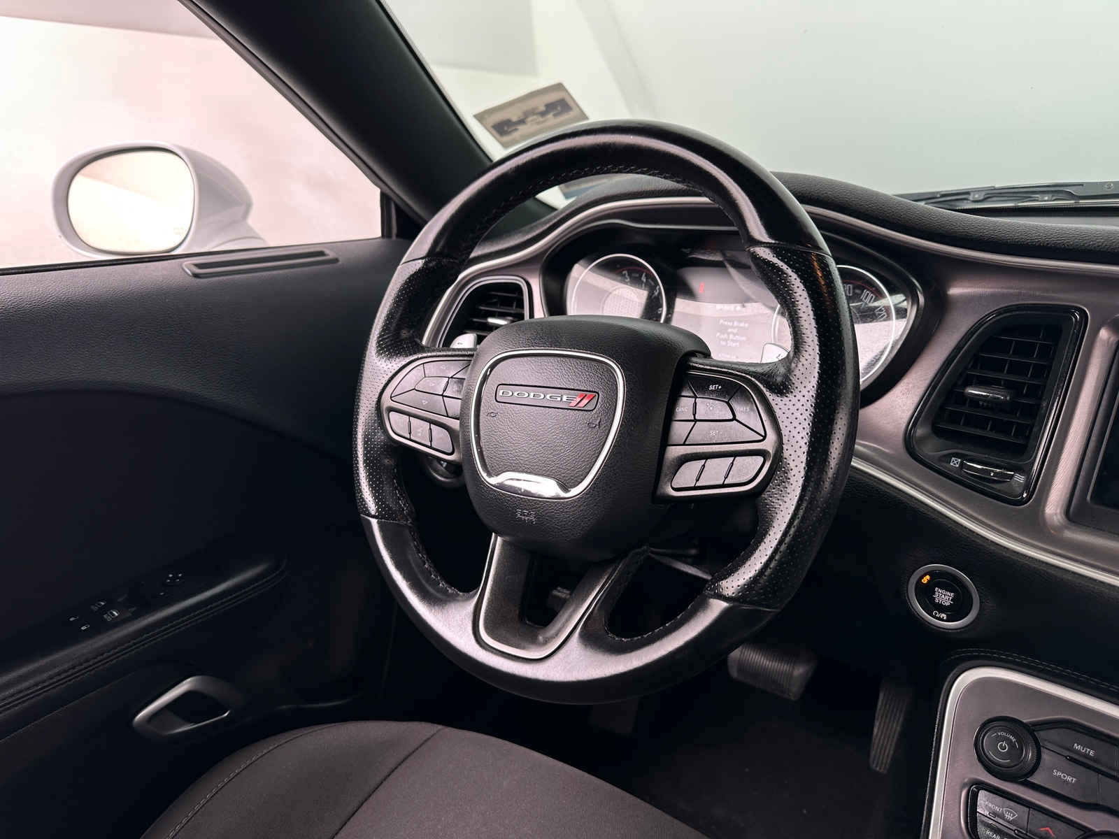 Thumbnail: 2022 Dodge Challenger - 4