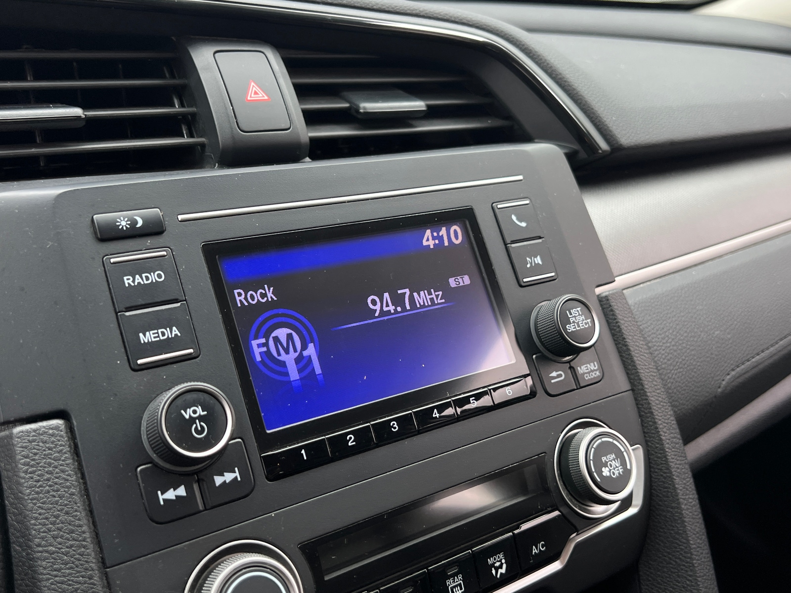 Thumbnail: 2016 Honda Civic - 4