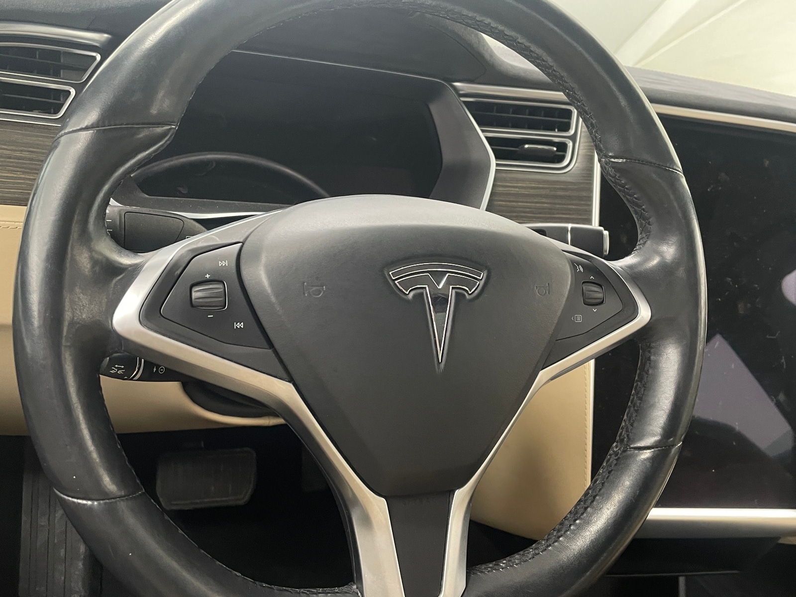 Thumbnail: 2016 Tesla Model S - 4