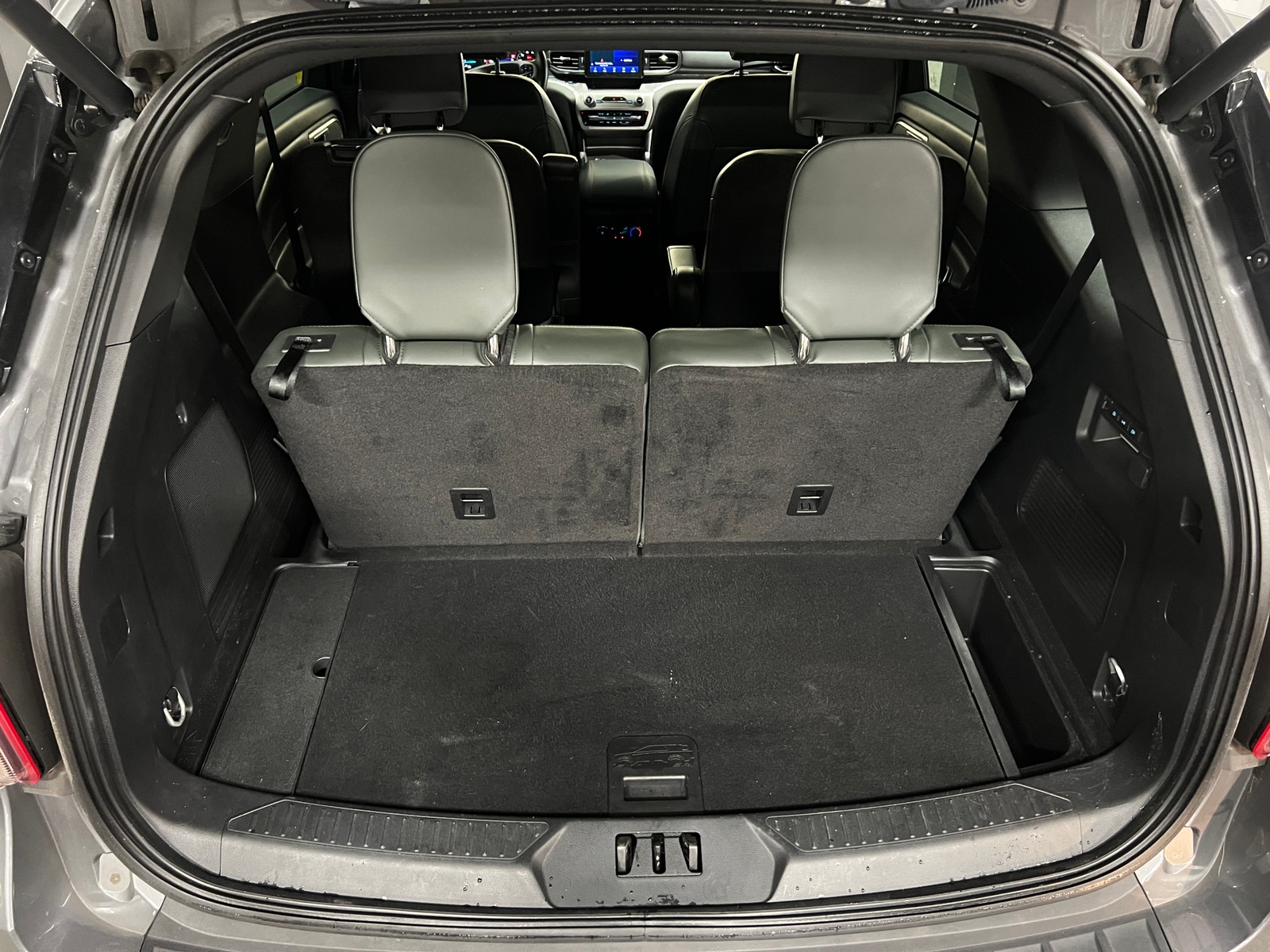 Thumbnail: 2023 Ford Explorer - 6