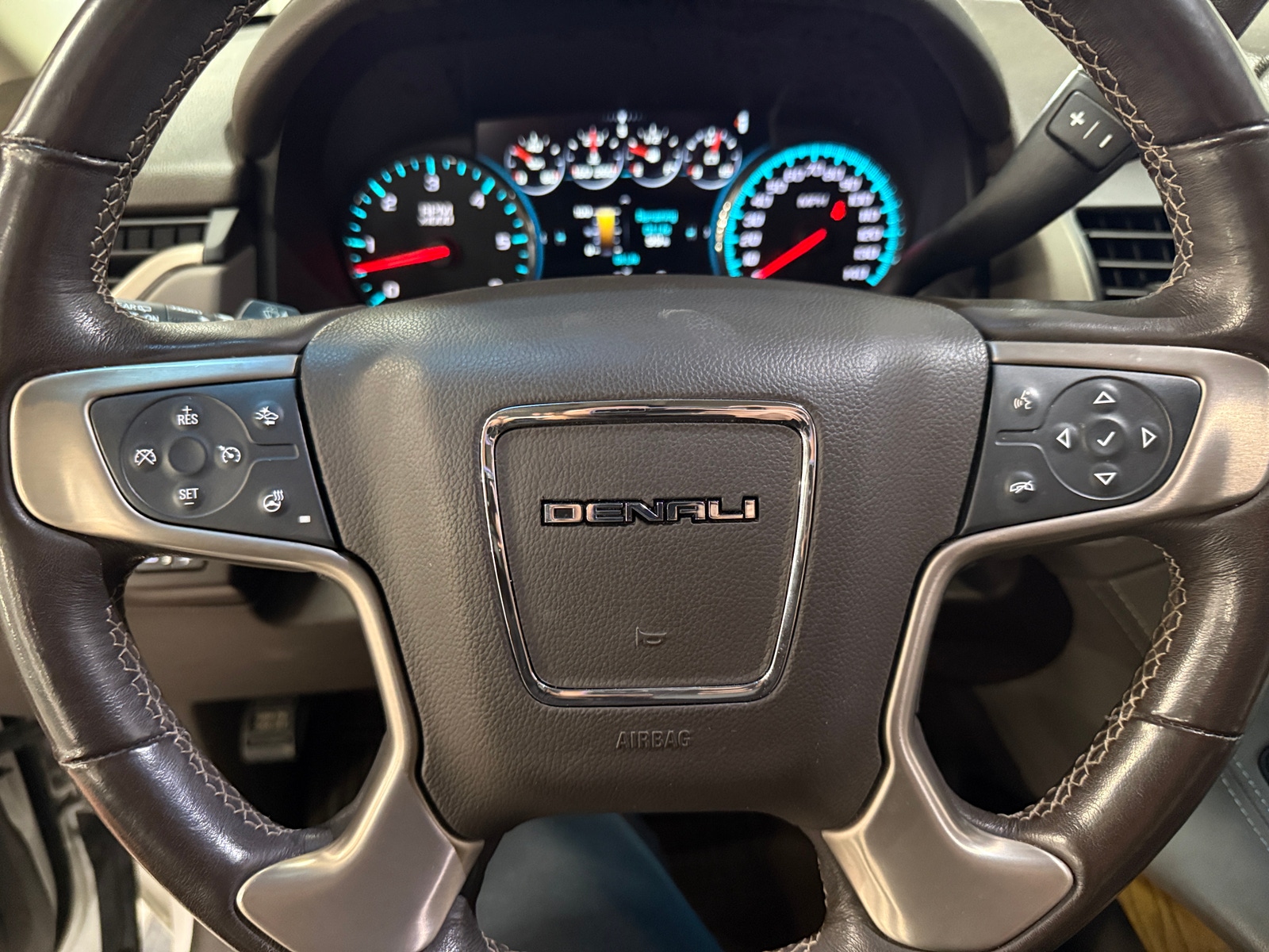 Thumbnail: 2019 GMC Yukon - 4