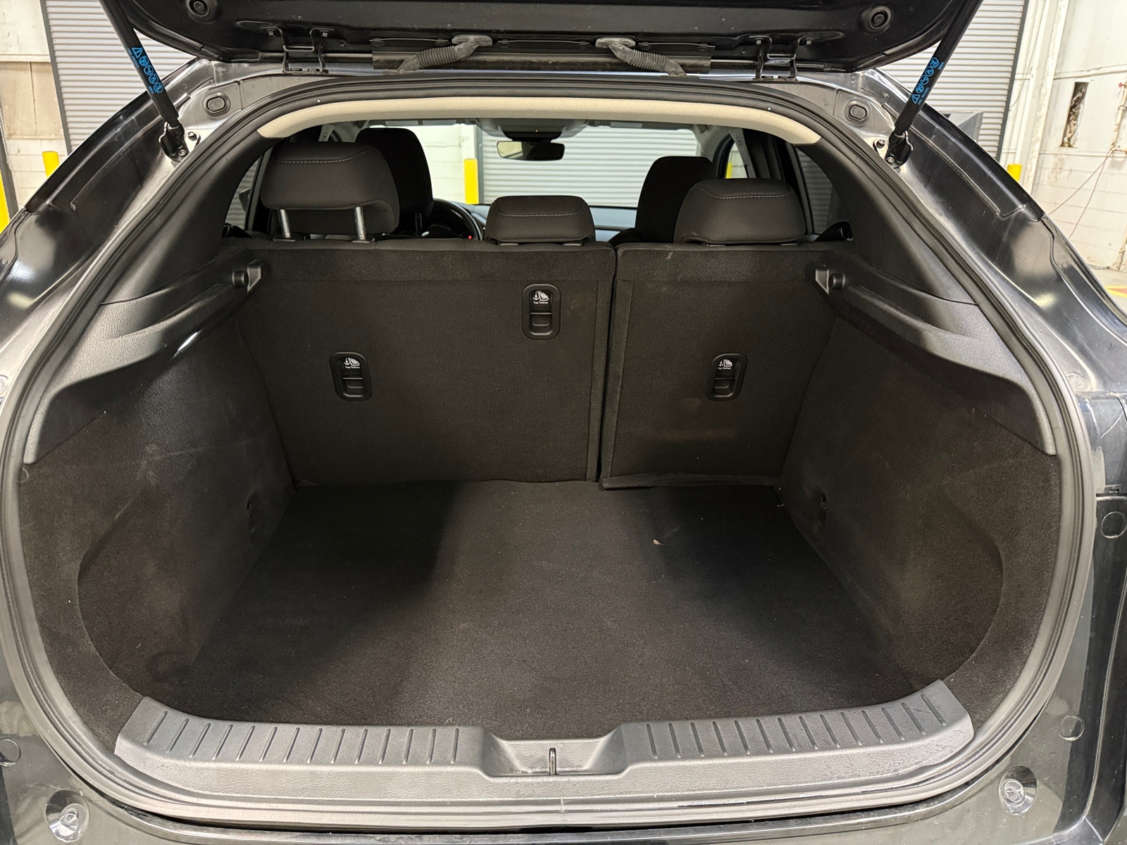 Thumbnail: 2023 Mazda CX-30 - 7