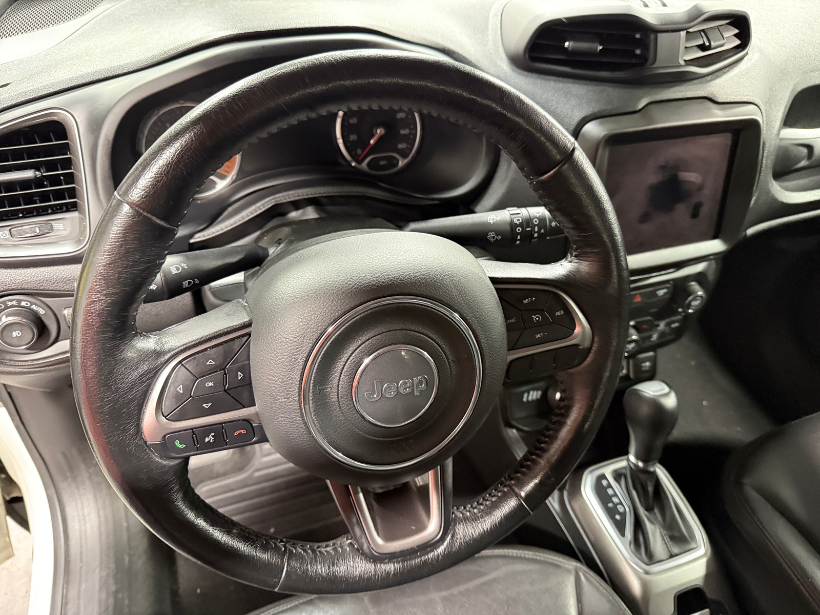 Thumbnail: 2019 Jeep Renegade - 4