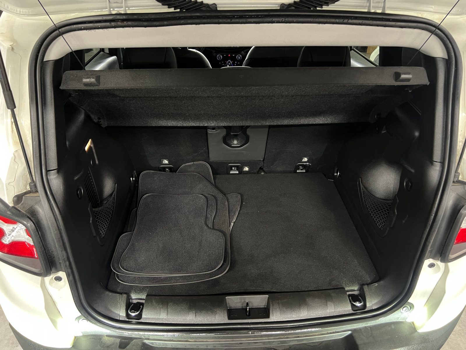 Thumbnail: 2019 Jeep Renegade - 6