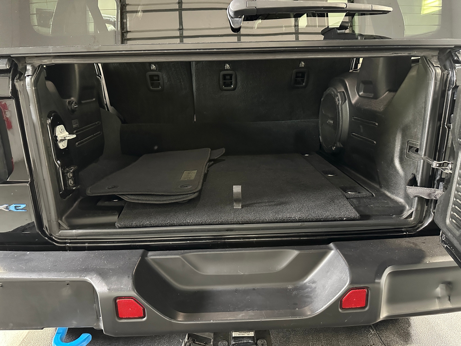 Thumbnail: 2022 Jeep Wrangler - 7