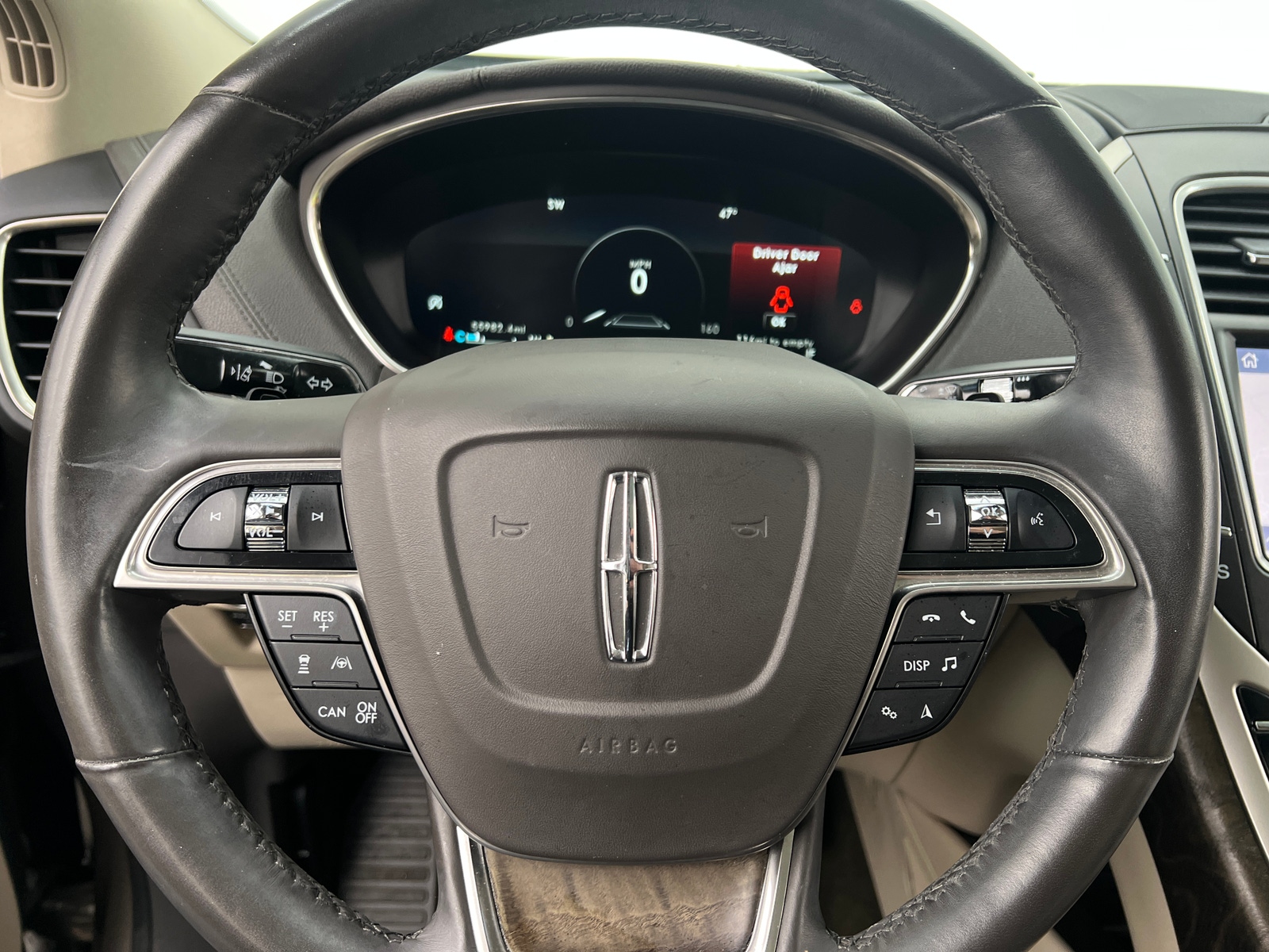 Thumbnail: 2020 Lincoln Nautilus - 4