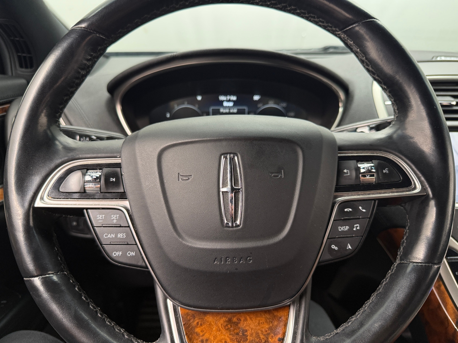 Thumbnail: 2020 Lincoln Nautilus - 4