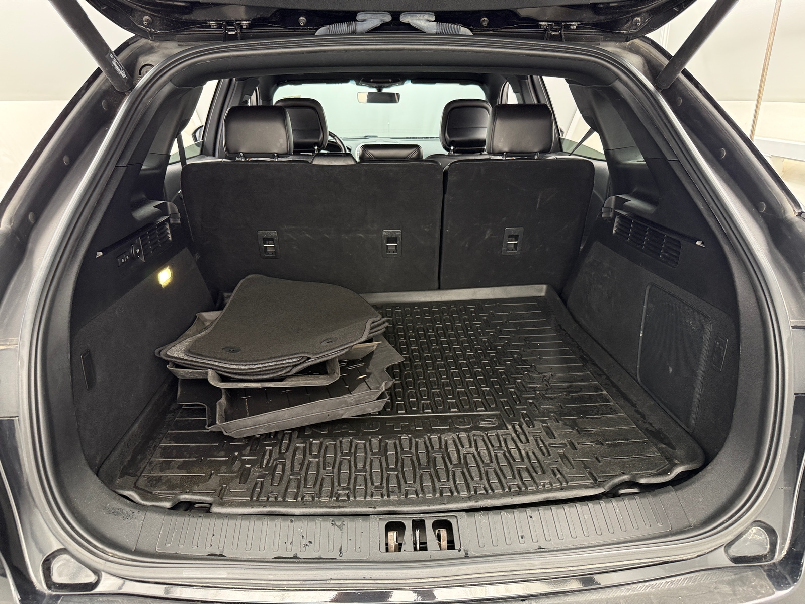 Thumbnail: 2020 Lincoln Nautilus - 6