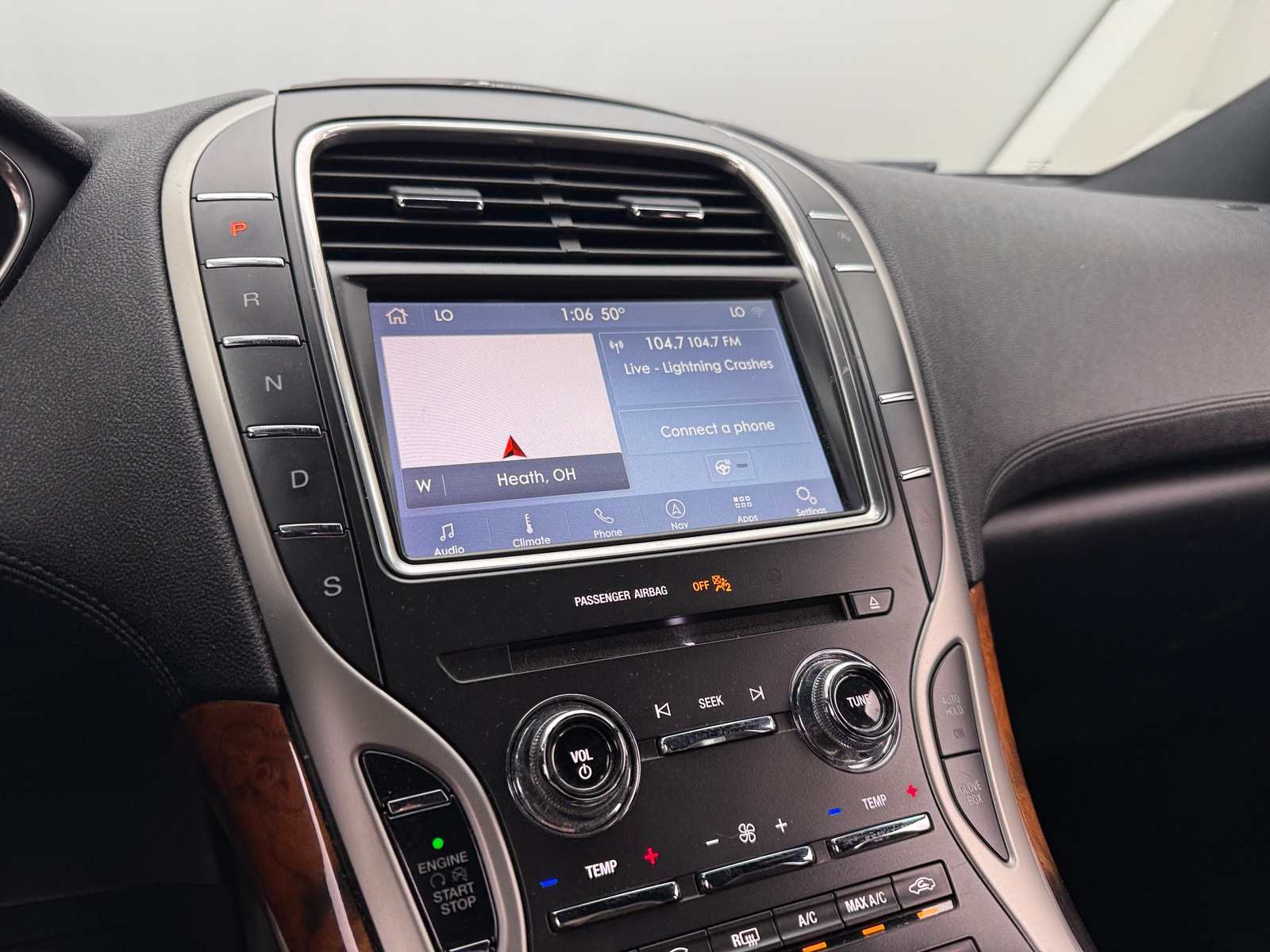 Thumbnail: 2020 Lincoln Nautilus - 3