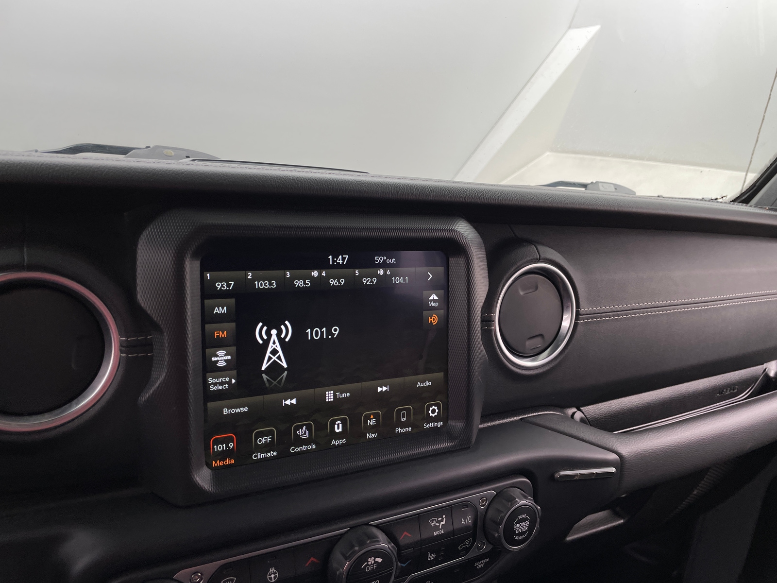 Thumbnail: 2022 Jeep Wrangler - 3