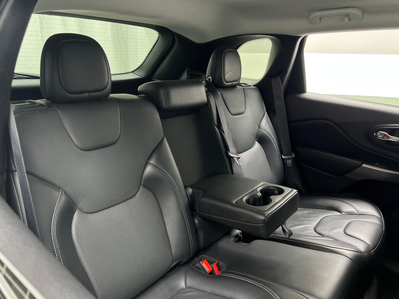 Thumbnail: 2020 Jeep Cherokee - 5