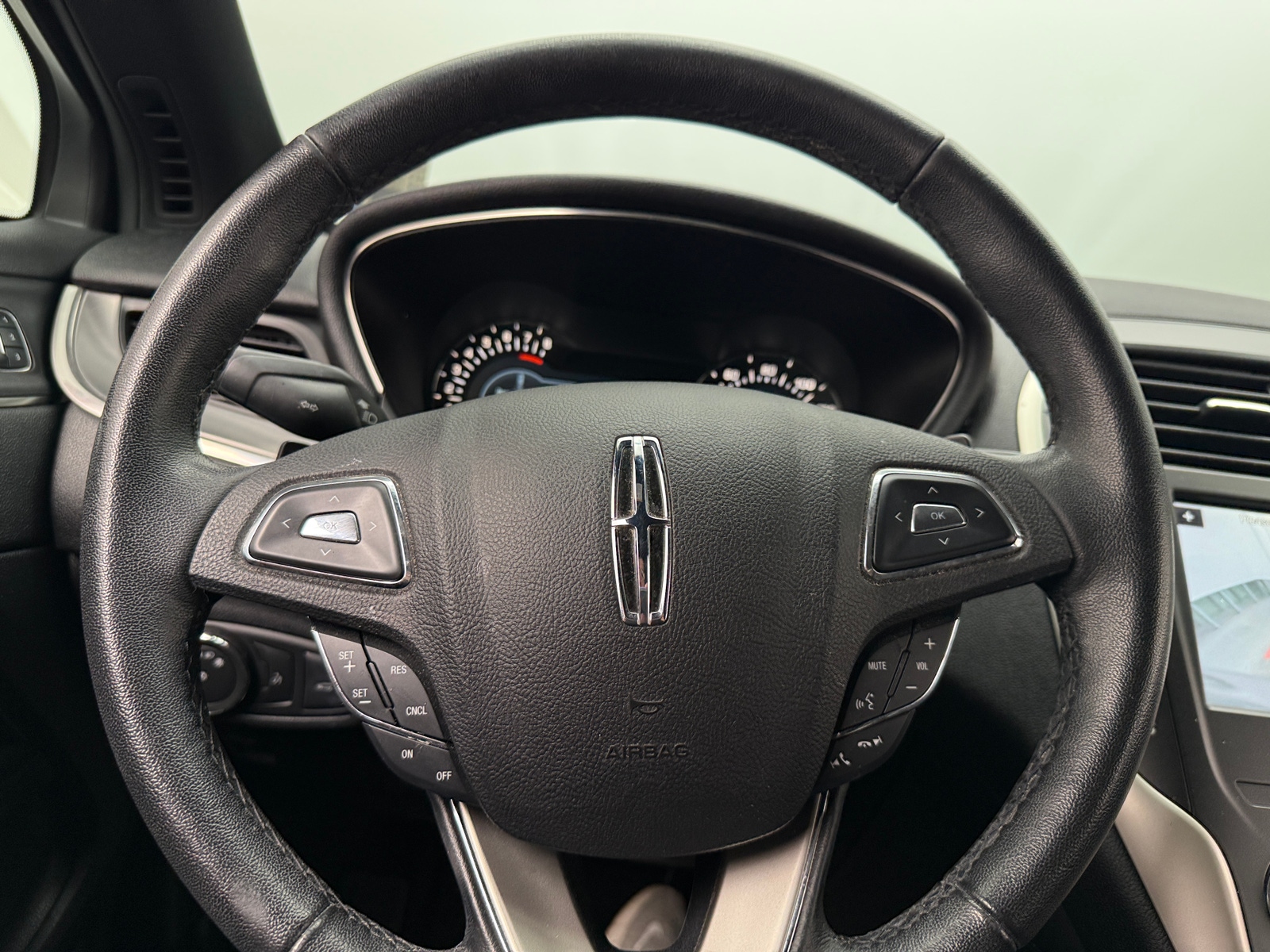 Thumbnail: 2017 Lincoln MKC - 4