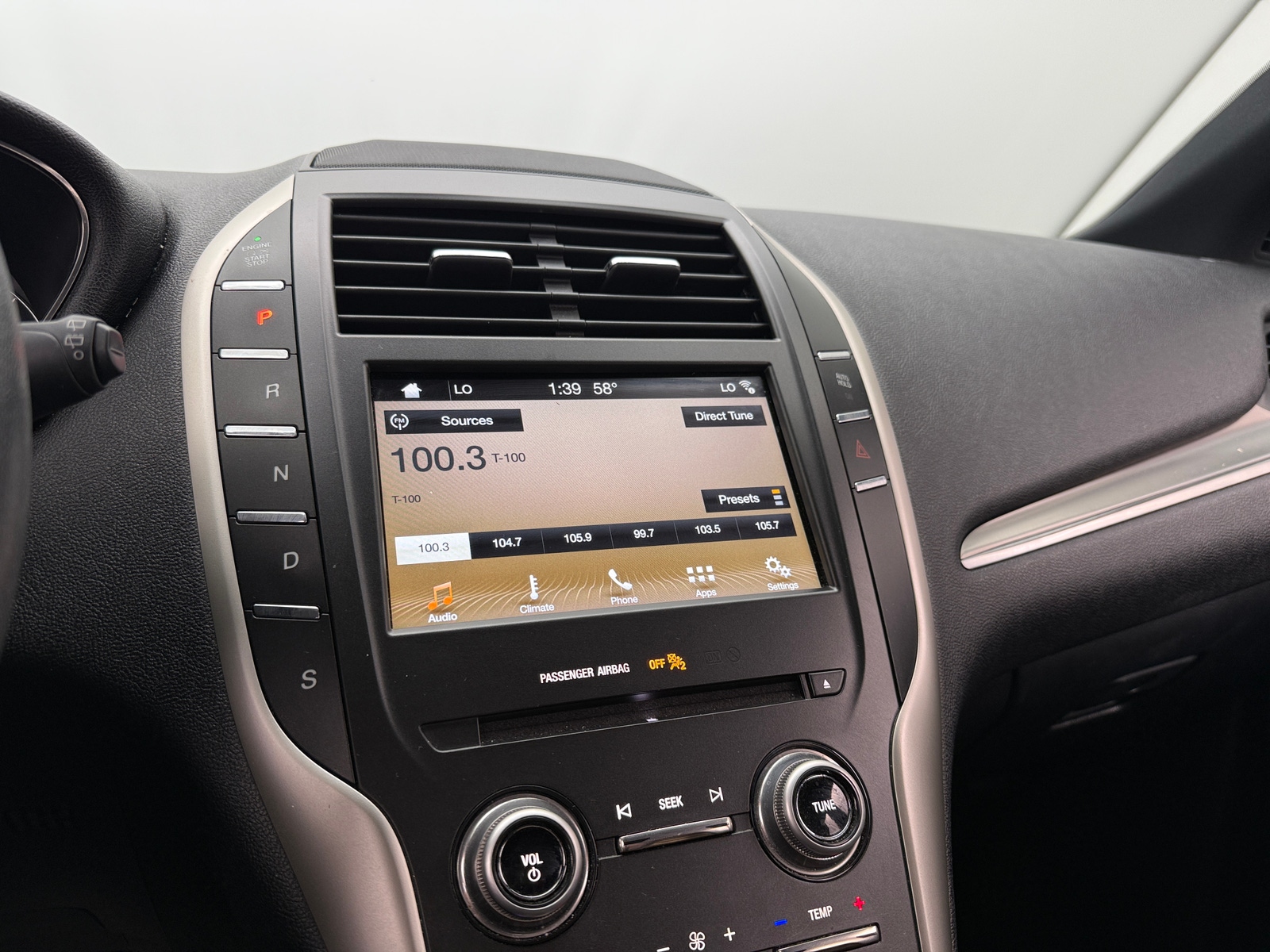 Thumbnail: 2017 Lincoln MKC - 3