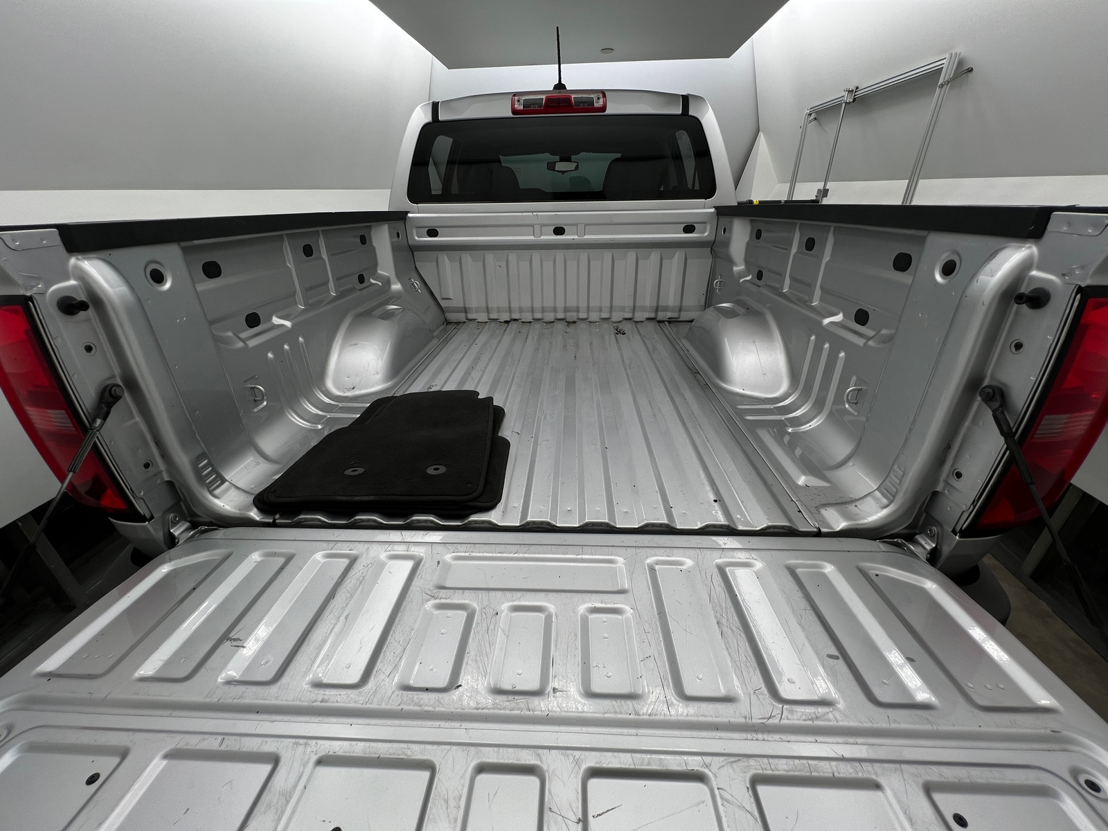 Thumbnail: 2019 Chevrolet Colorado - 6