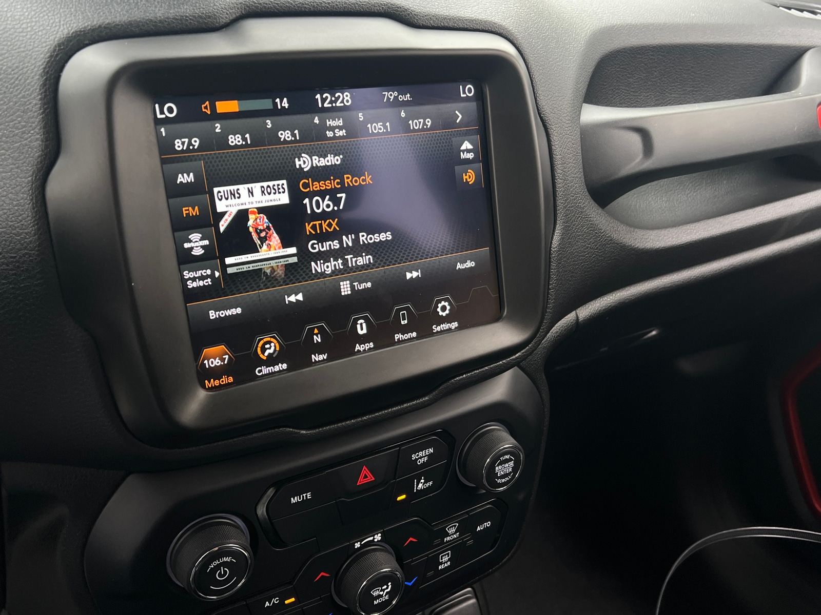 Thumbnail: 2023 Jeep Renegade - 4