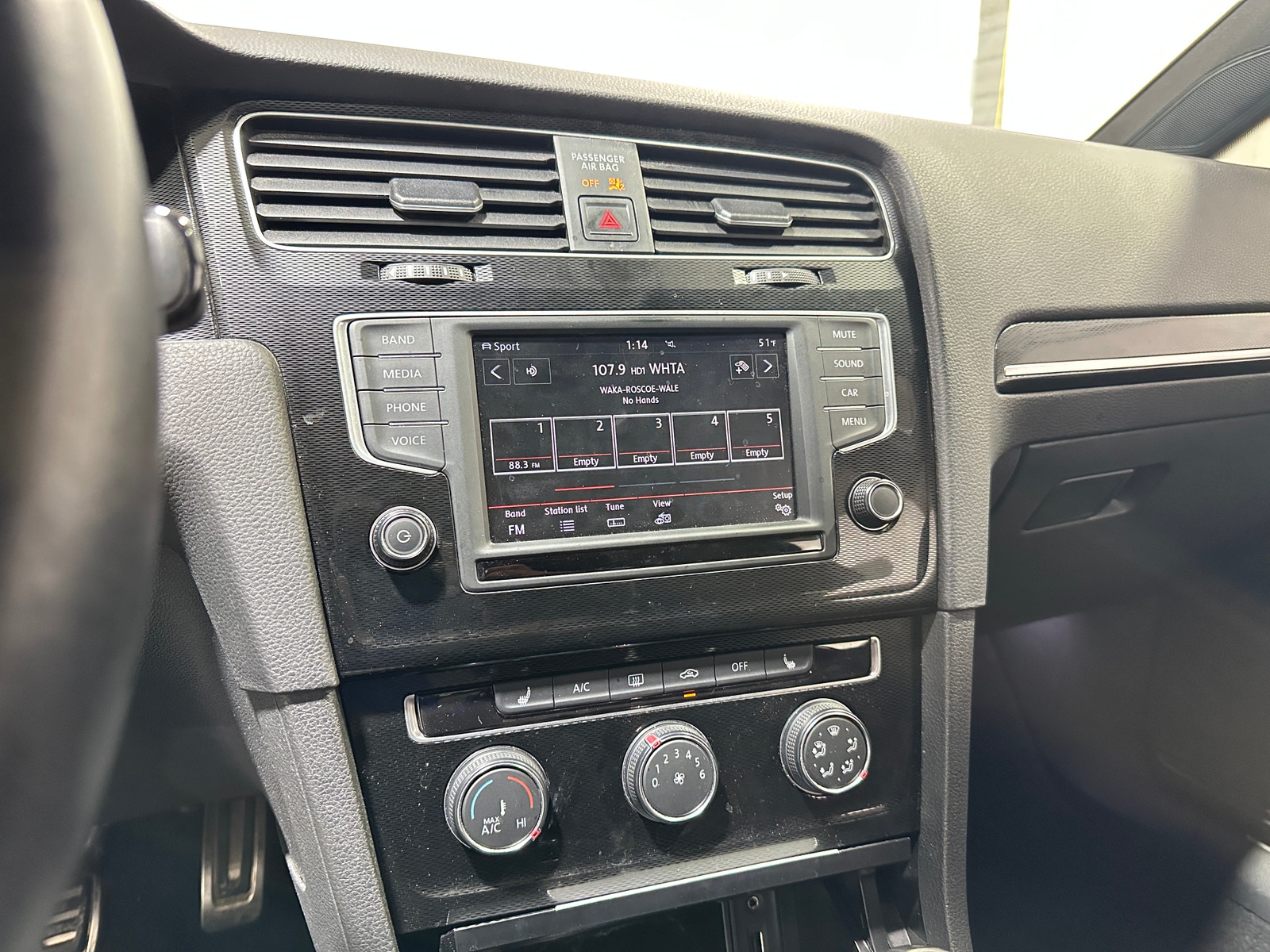 Thumbnail: 2017 Volkswagen Golf - 4