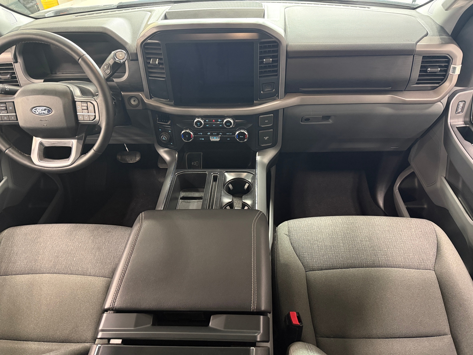 Thumbnail: 2025 Ford Econoline - 3