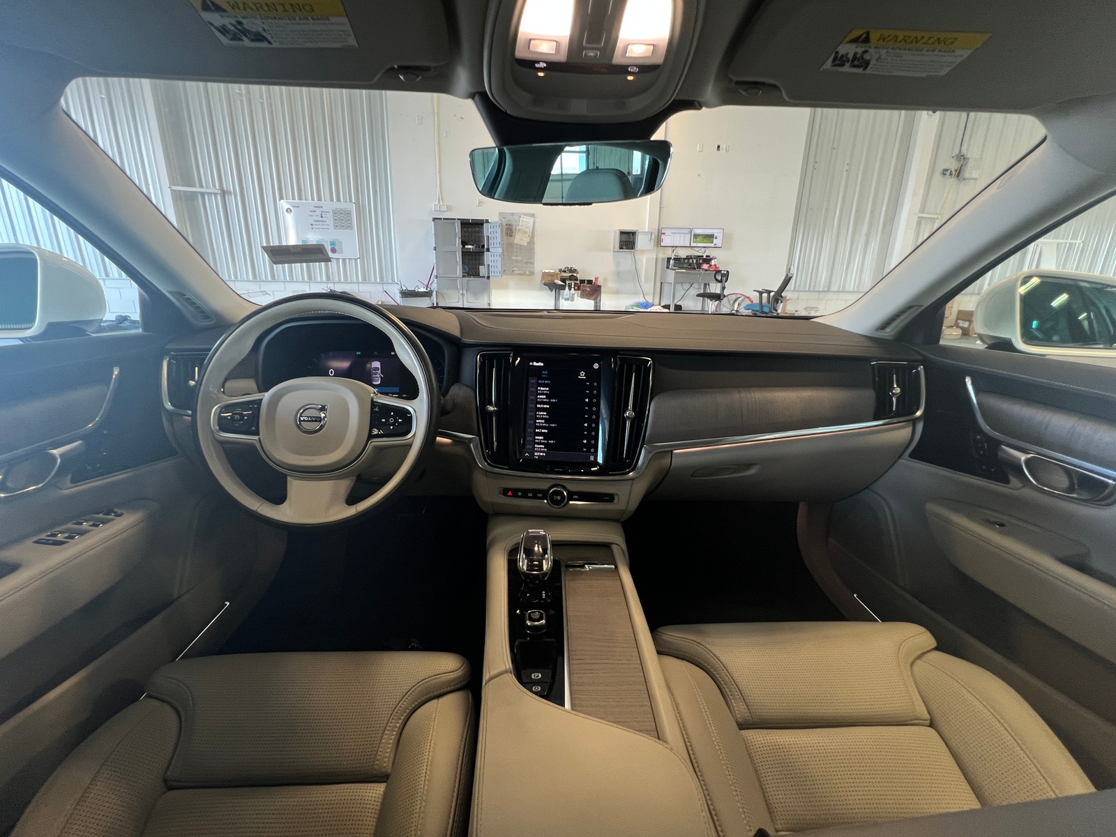 Thumbnail: 2023 Volvo S90 - 2