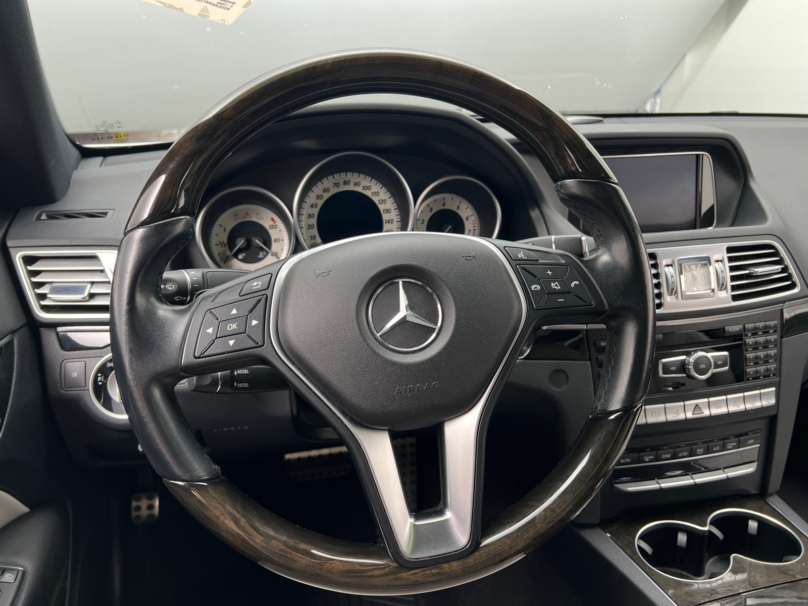 Thumbnail: 2014 Mercedes-Benz E-Class - 4