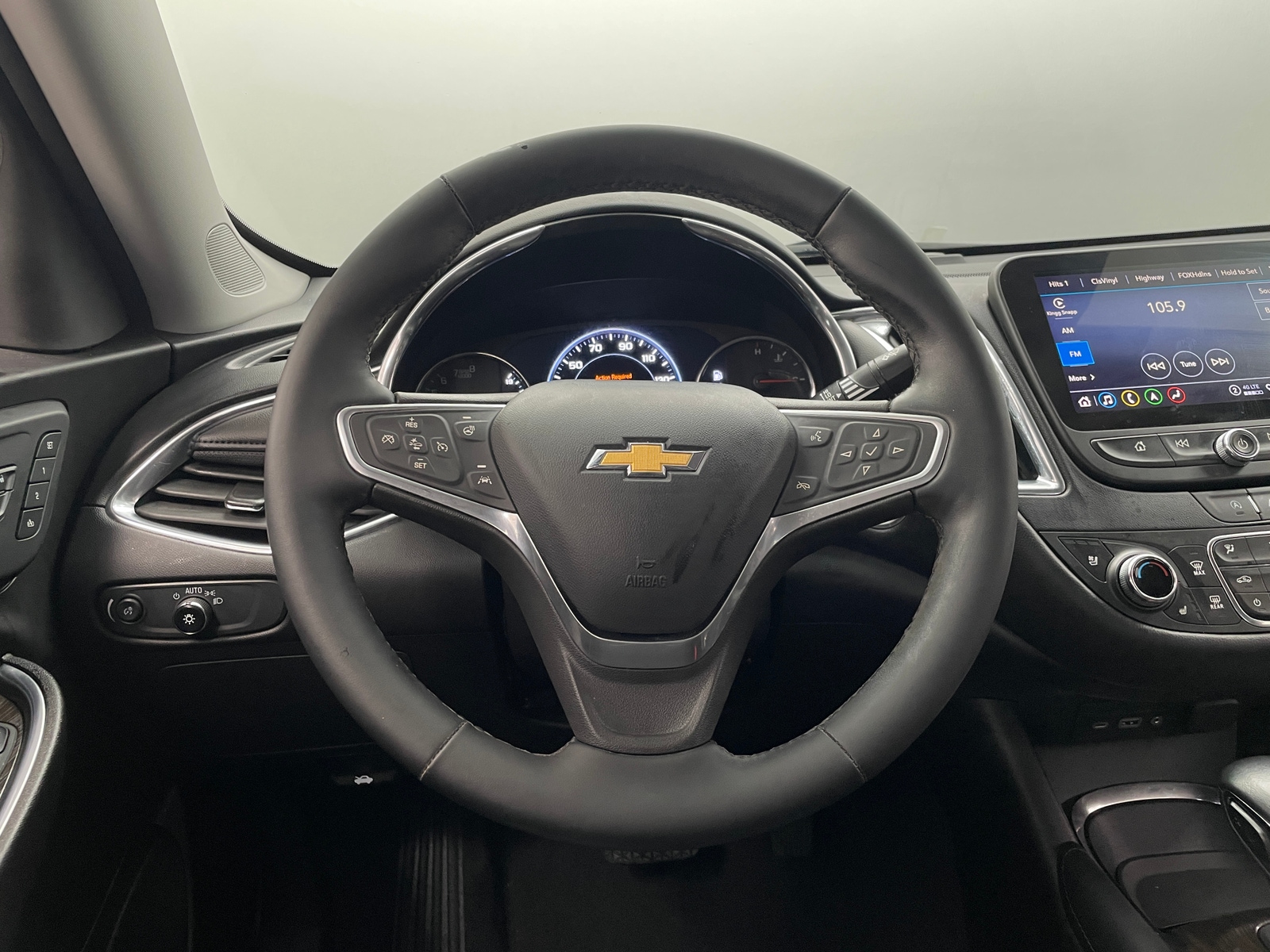 Thumbnail: 2023 Chevrolet Malibu - 4