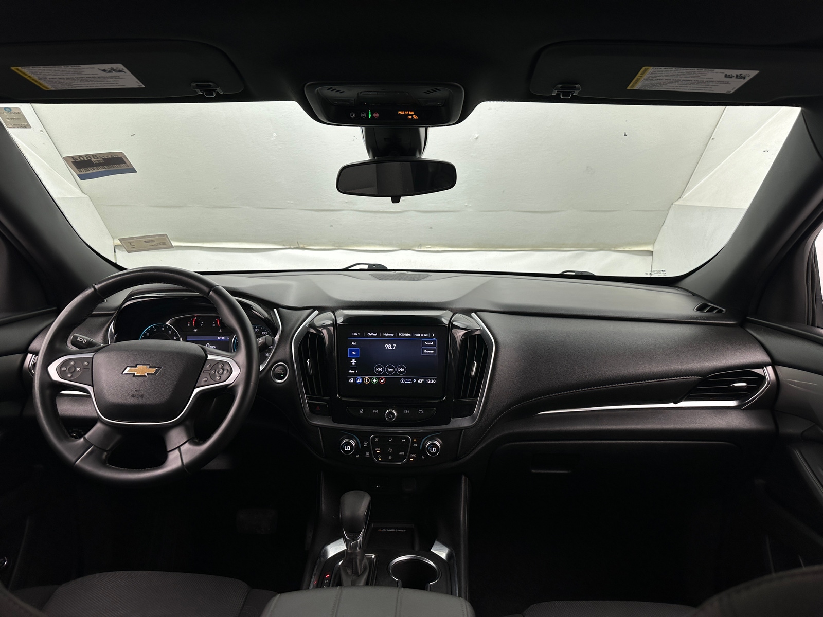 Thumbnail: 2023 Chevrolet Traverse - 3