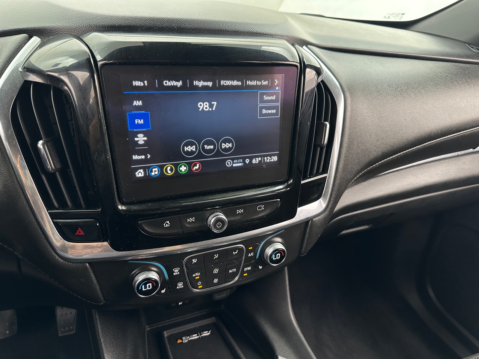 Thumbnail: 2023 Chevrolet Traverse - 4