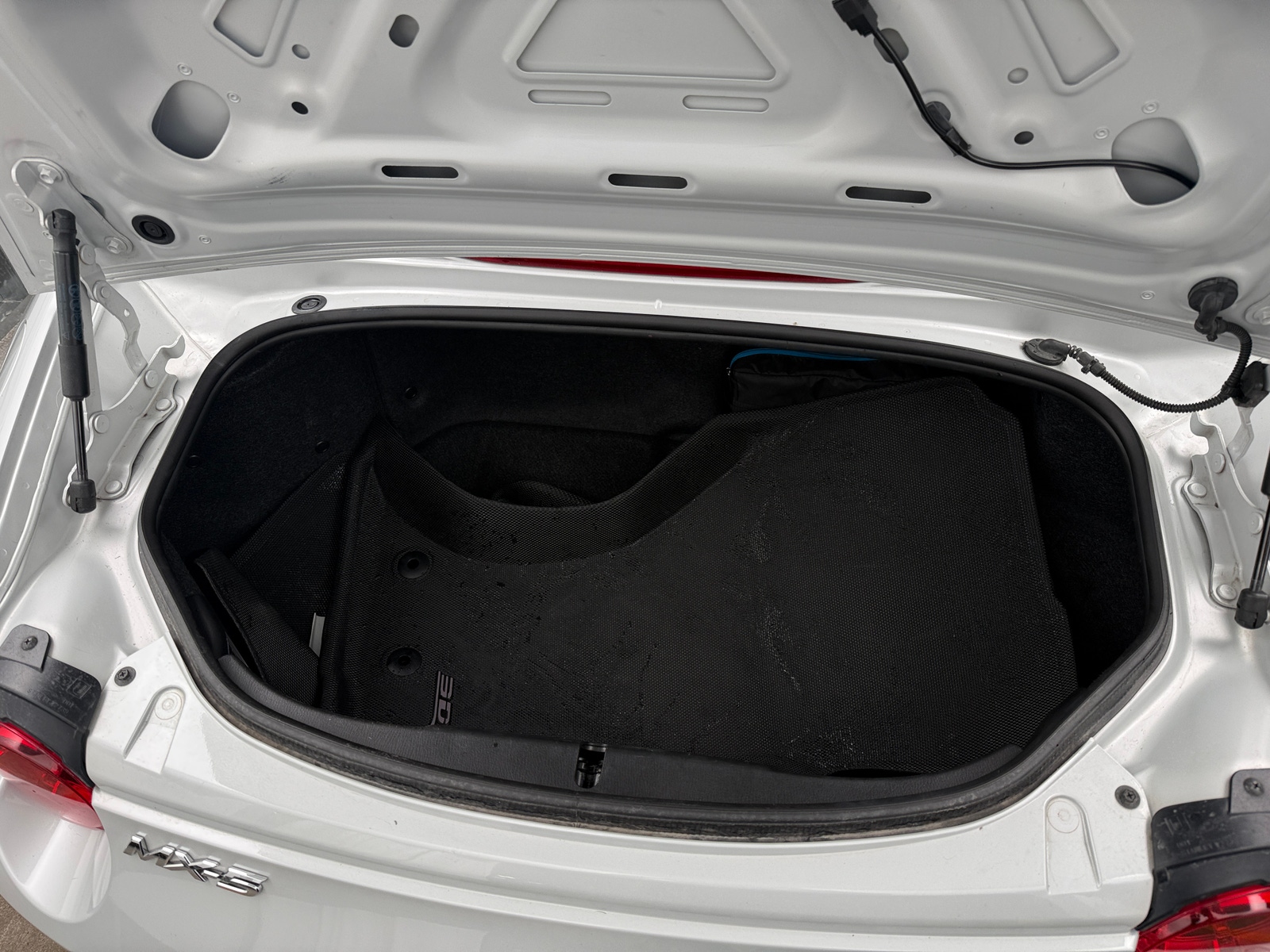 Thumbnail: 2019 Mazda MX-5 Miata - 6