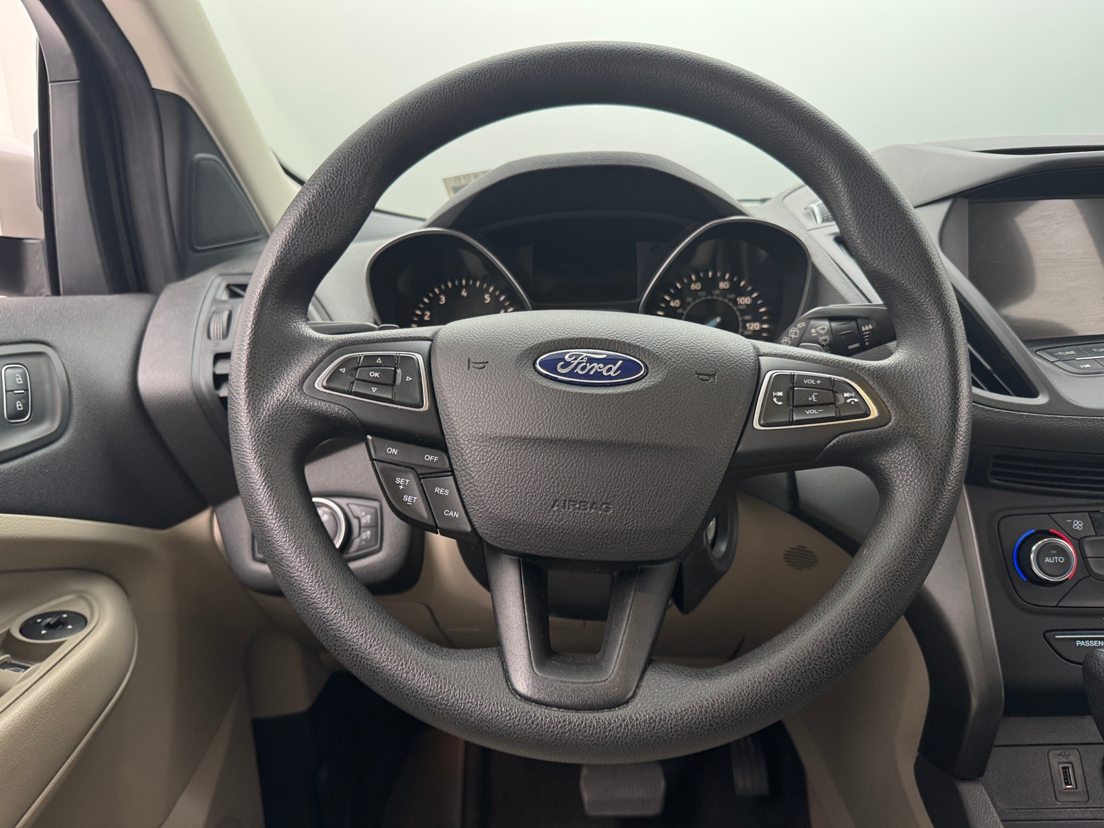 Thumbnail: 2017 Ford Escape - 5