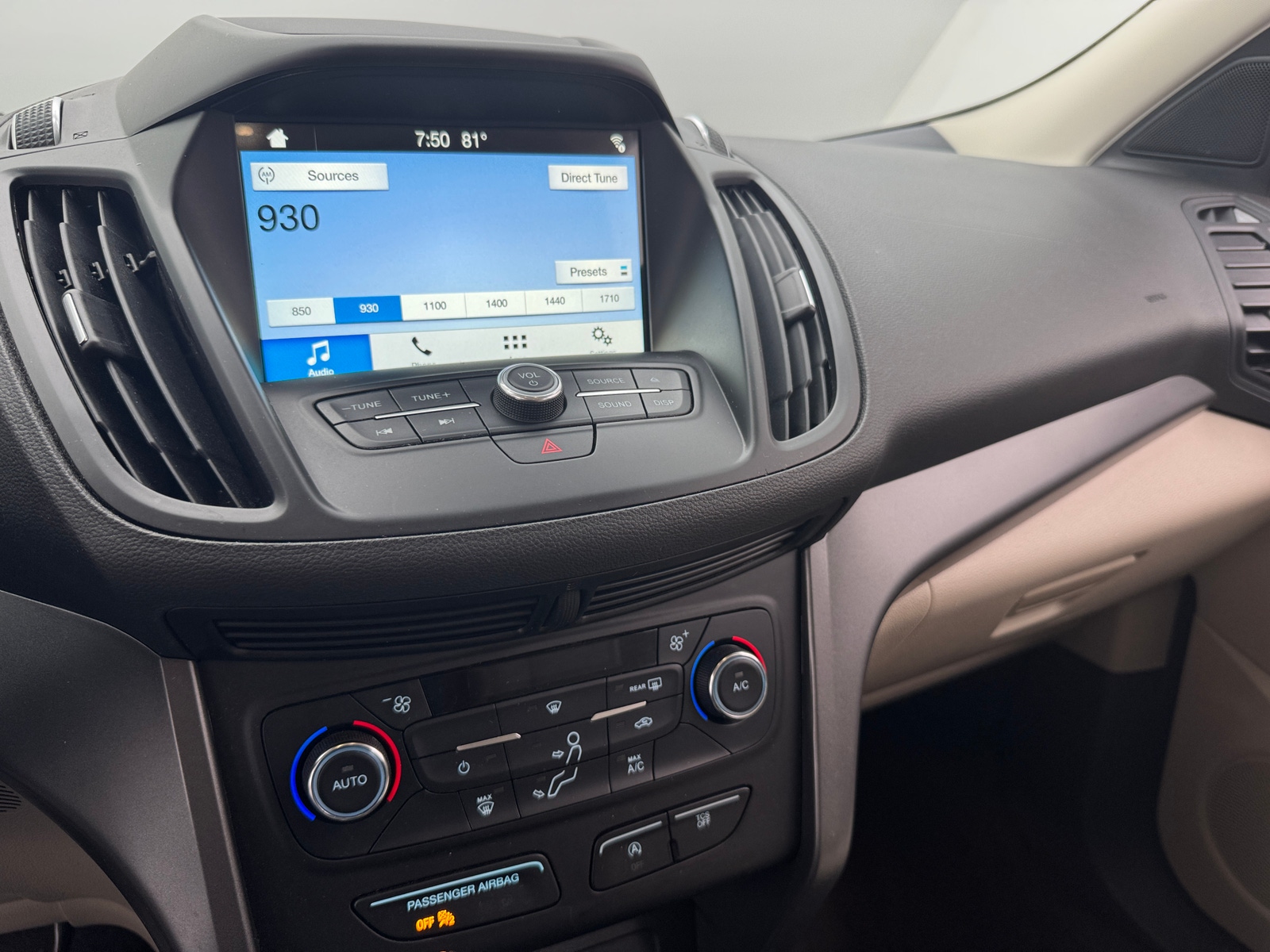 Thumbnail: 2017 Ford Escape - 4