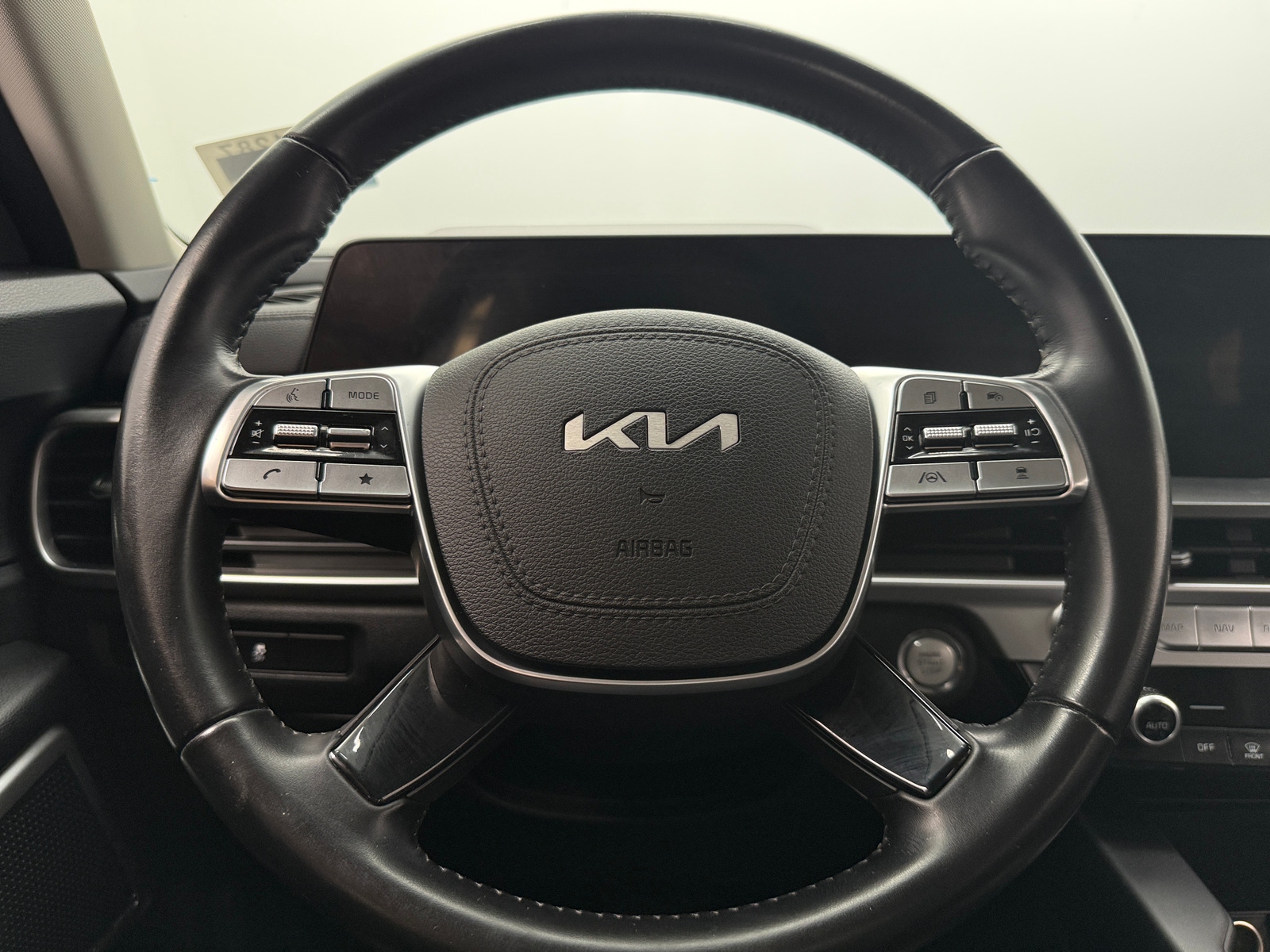 Thumbnail: 2023 Kia Telluride - 4