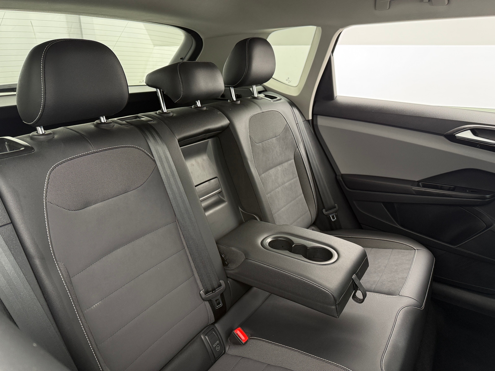 Thumbnail: 2023 Volkswagen Taos - 6