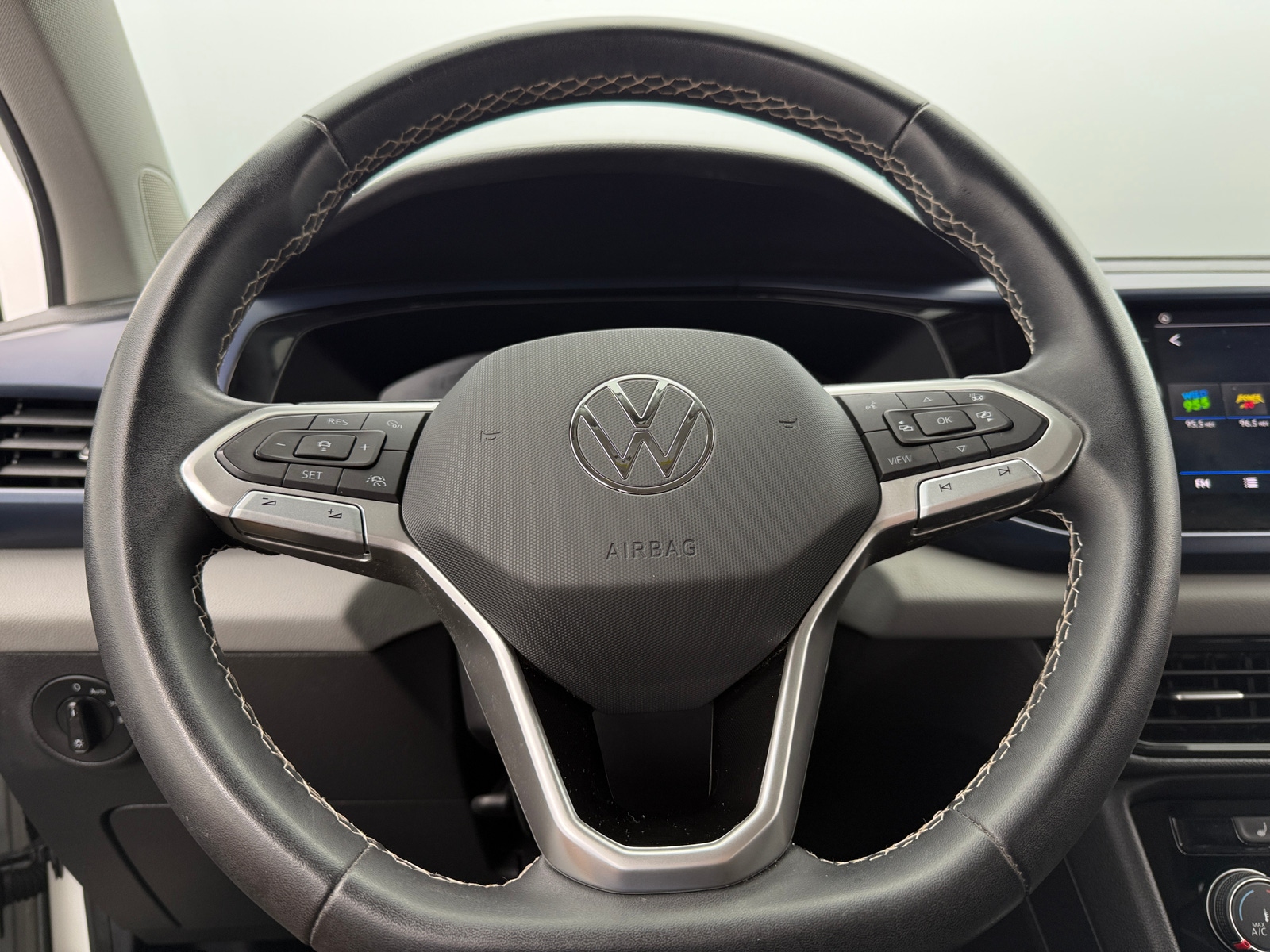 Thumbnail: 2023 Volkswagen Taos - 5