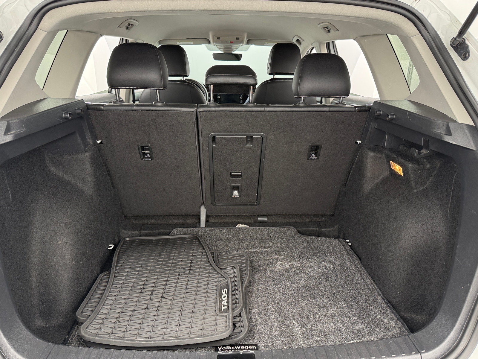 Thumbnail: 2023 Volkswagen Taos - 7