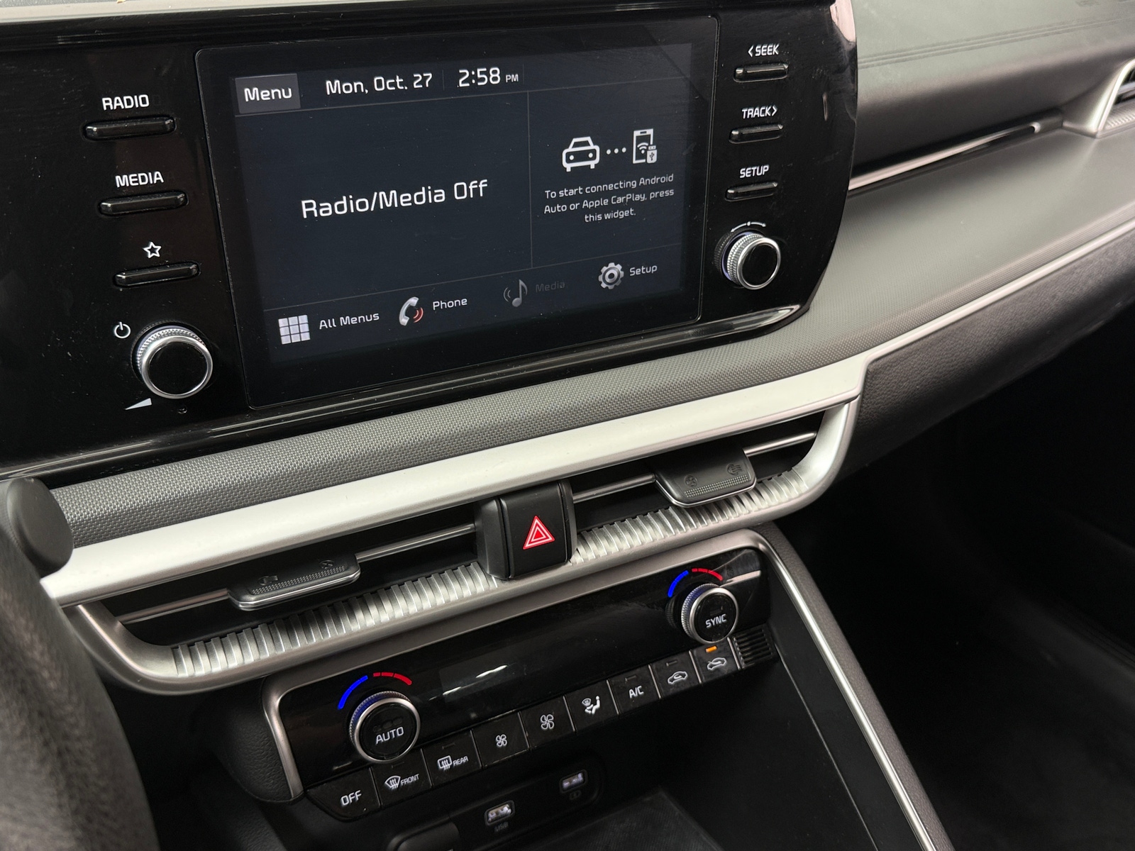 Thumbnail: 2022 Kia K5 - 4