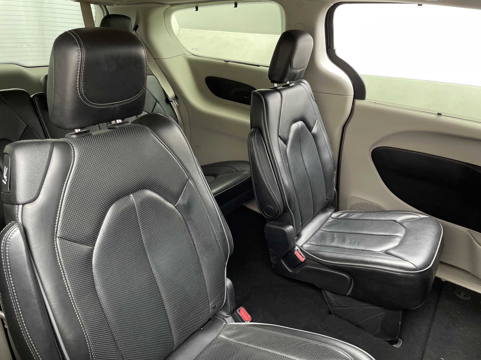 Thumbnail: 2019 Chrysler Pacifica - 5