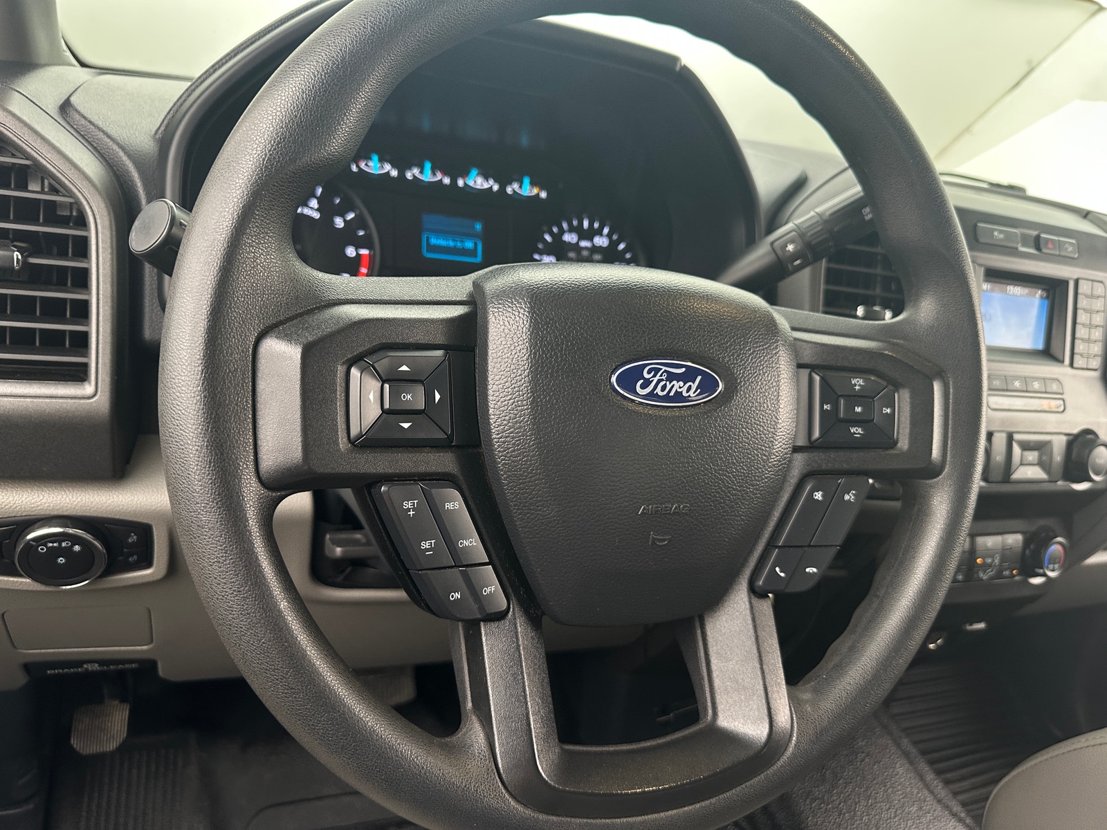 Thumbnail: 2022 Ford Econoline - 4