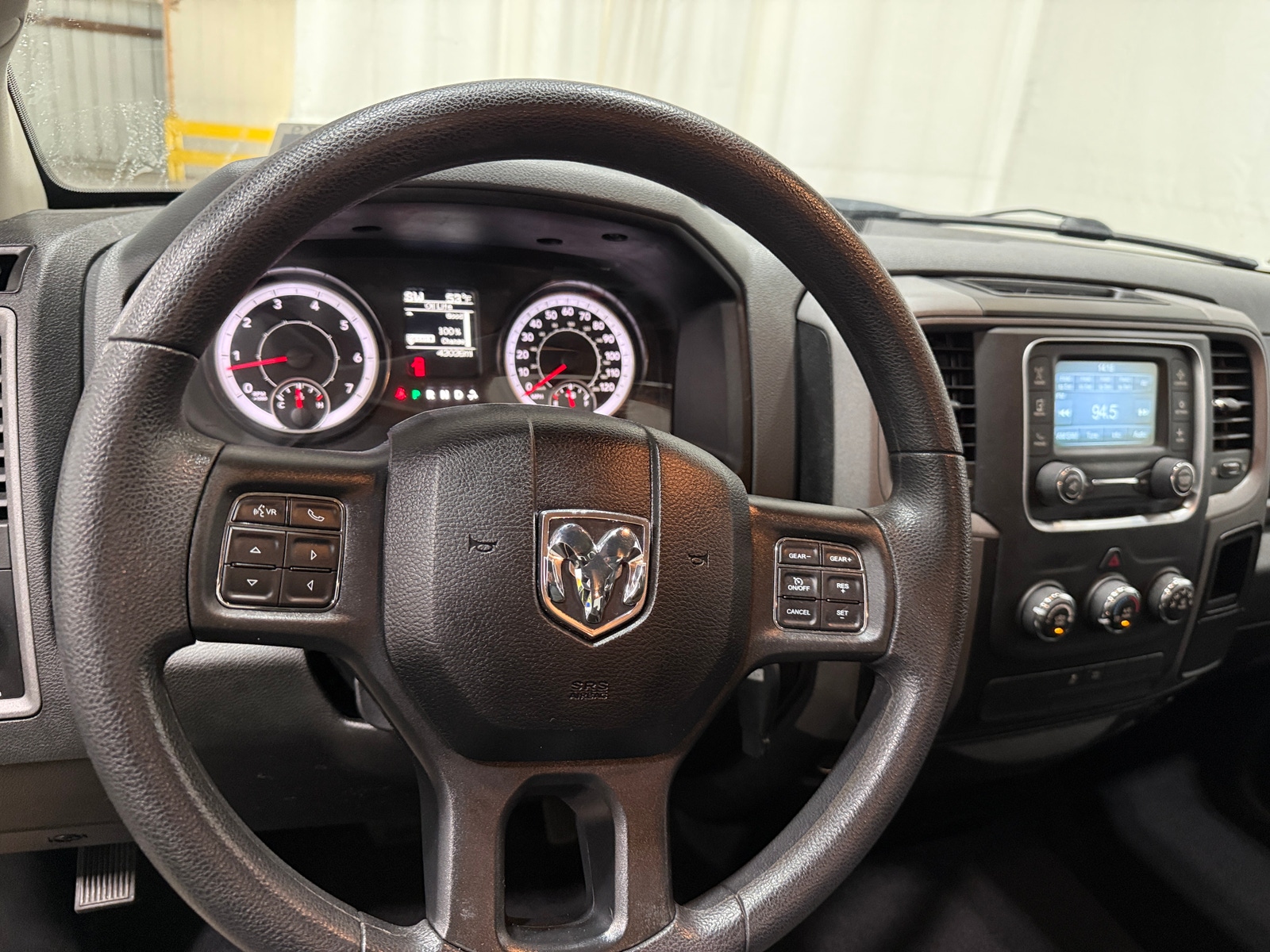 Thumbnail: 2019 RAM 1500 Classic - 4