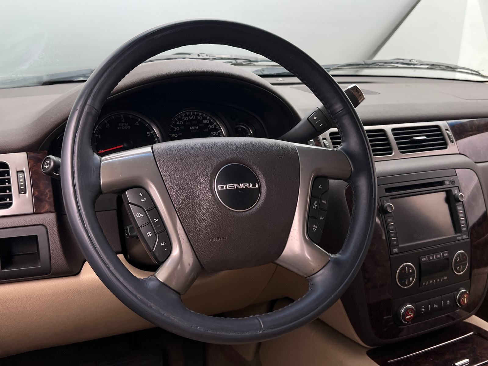 Thumbnail: 2011 GMC Yukon - 4