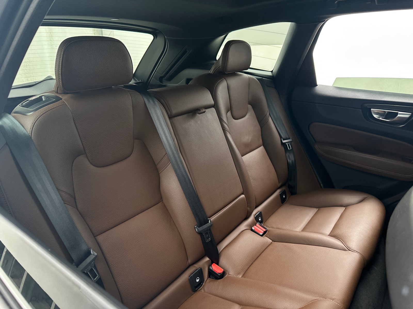 Thumbnail: 2022 Volvo XC60 - 5