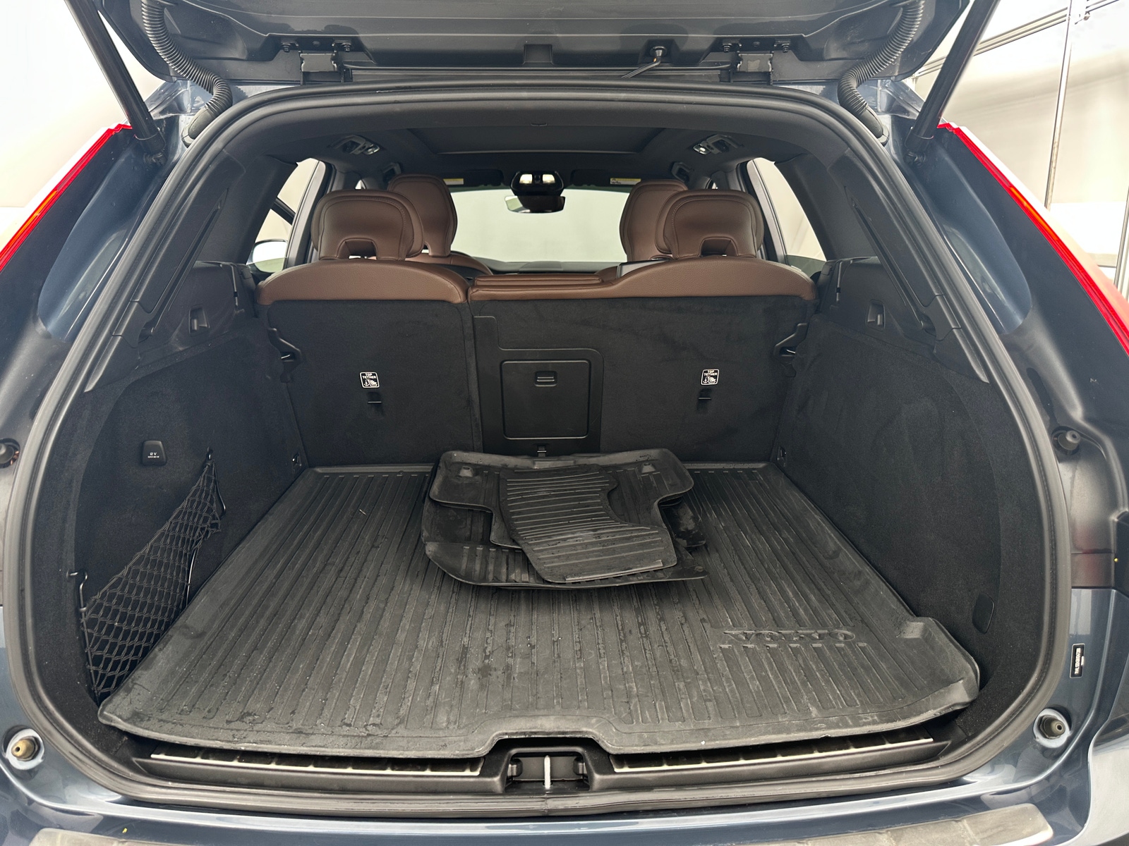 Thumbnail: 2022 Volvo XC60 - 6