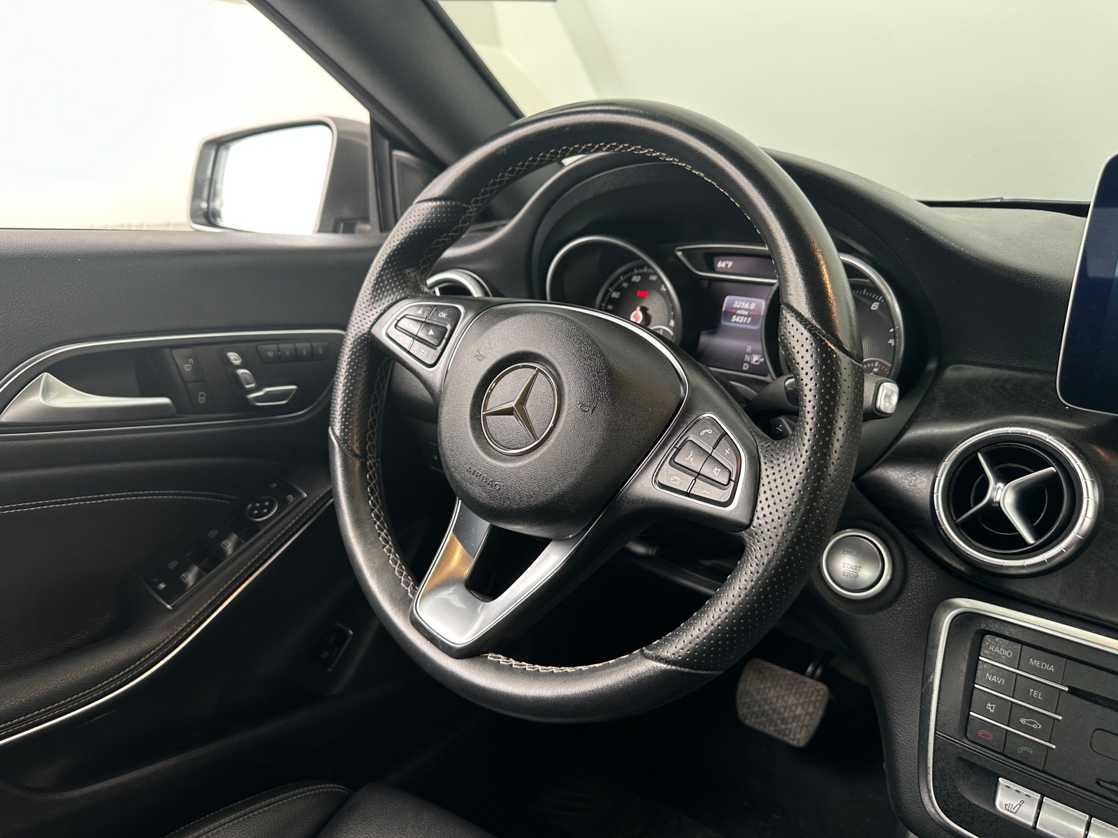 Thumbnail: 2017 Mercedes-Benz CLA - 3